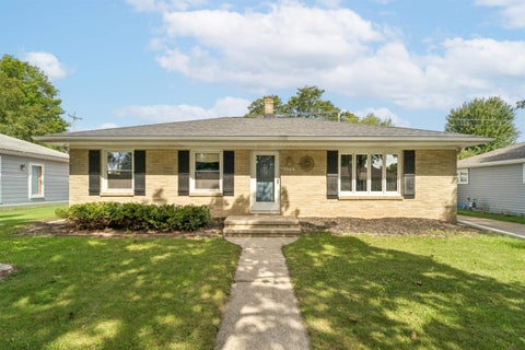Photo of 1024 E LINDBERGH Street, APPLETON, WI 54911 (MLS # 50332748)