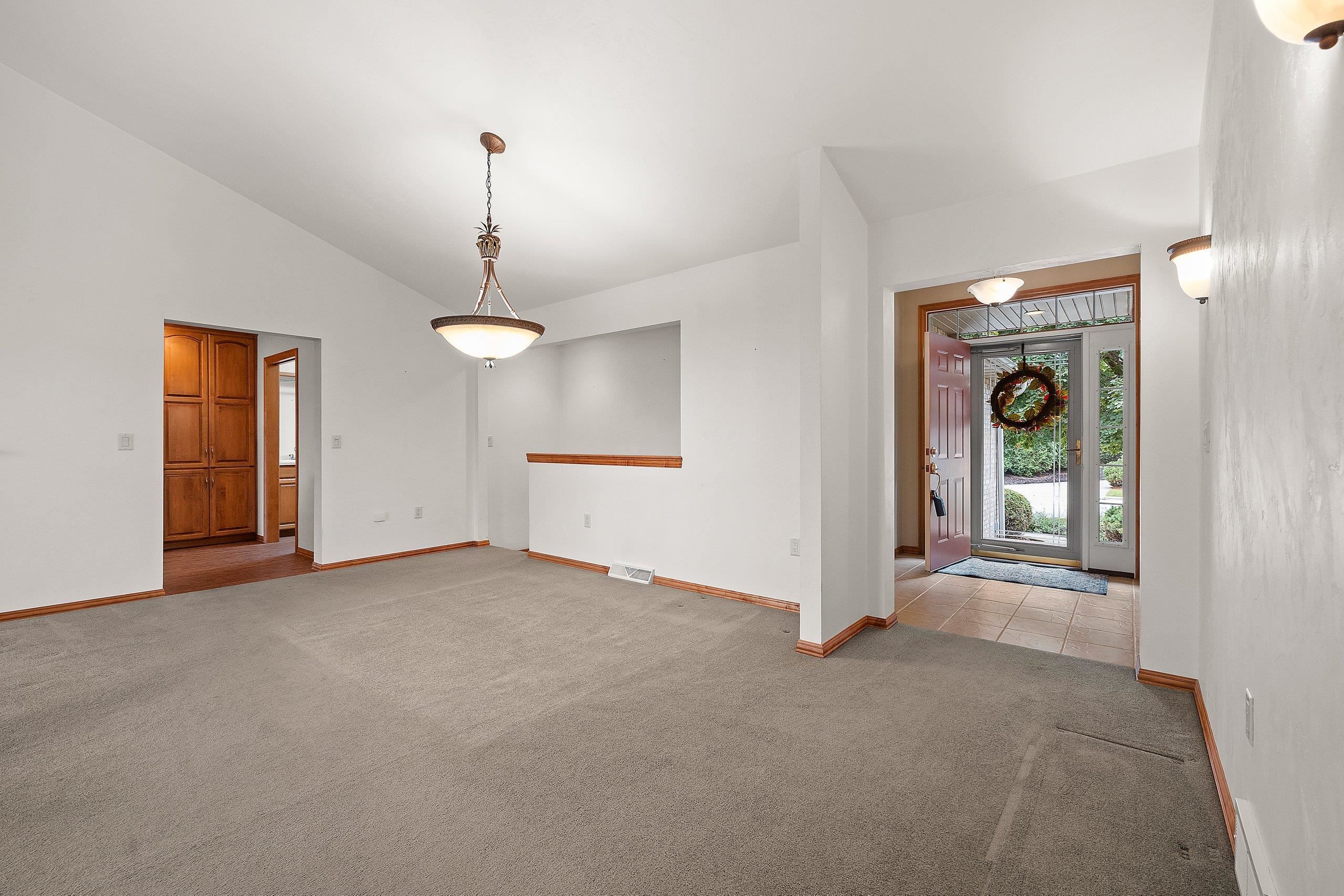 448 WOODFIELD Drive