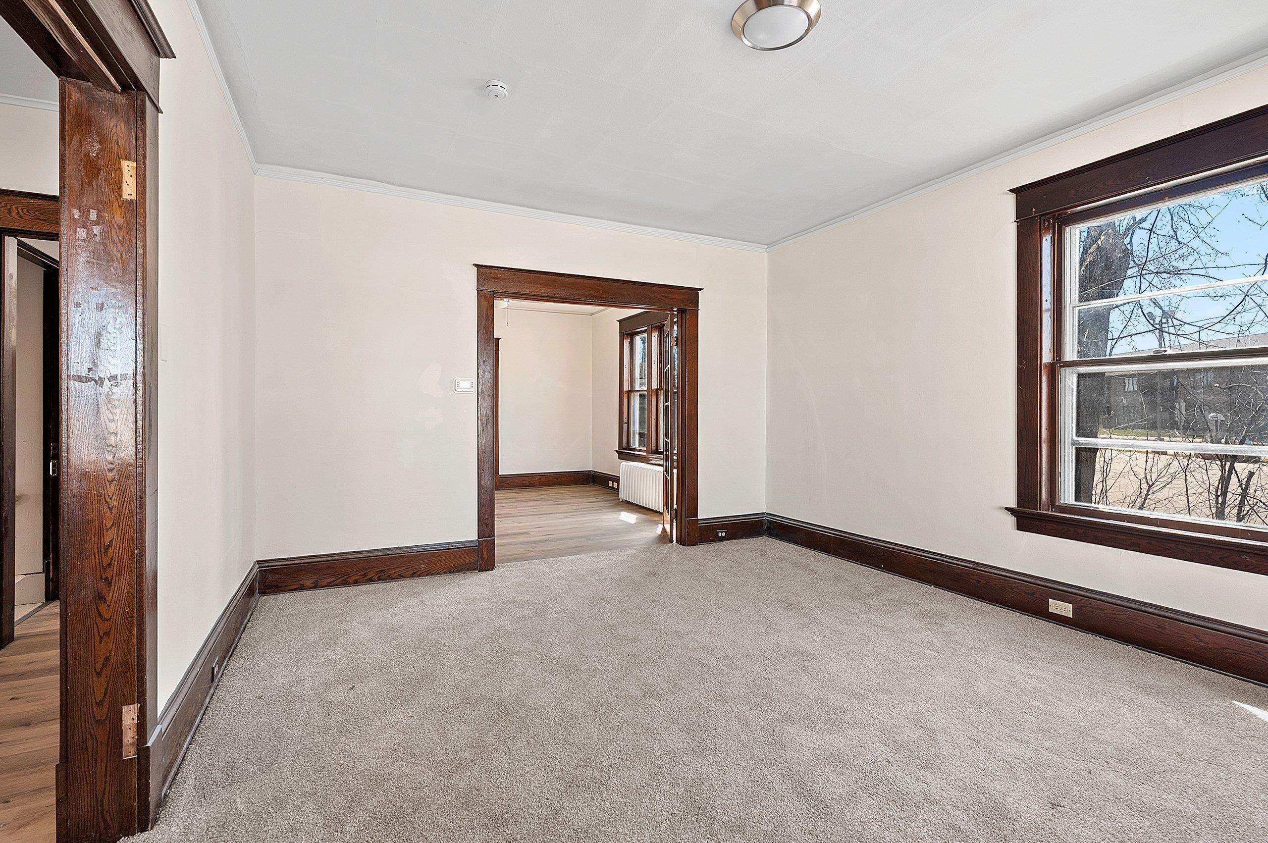 209 NICOLET Boulevard