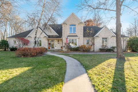 Photo of 2416 WOODLAND Terrace, NEENAH, WI 54956 (MLS # 50318263)