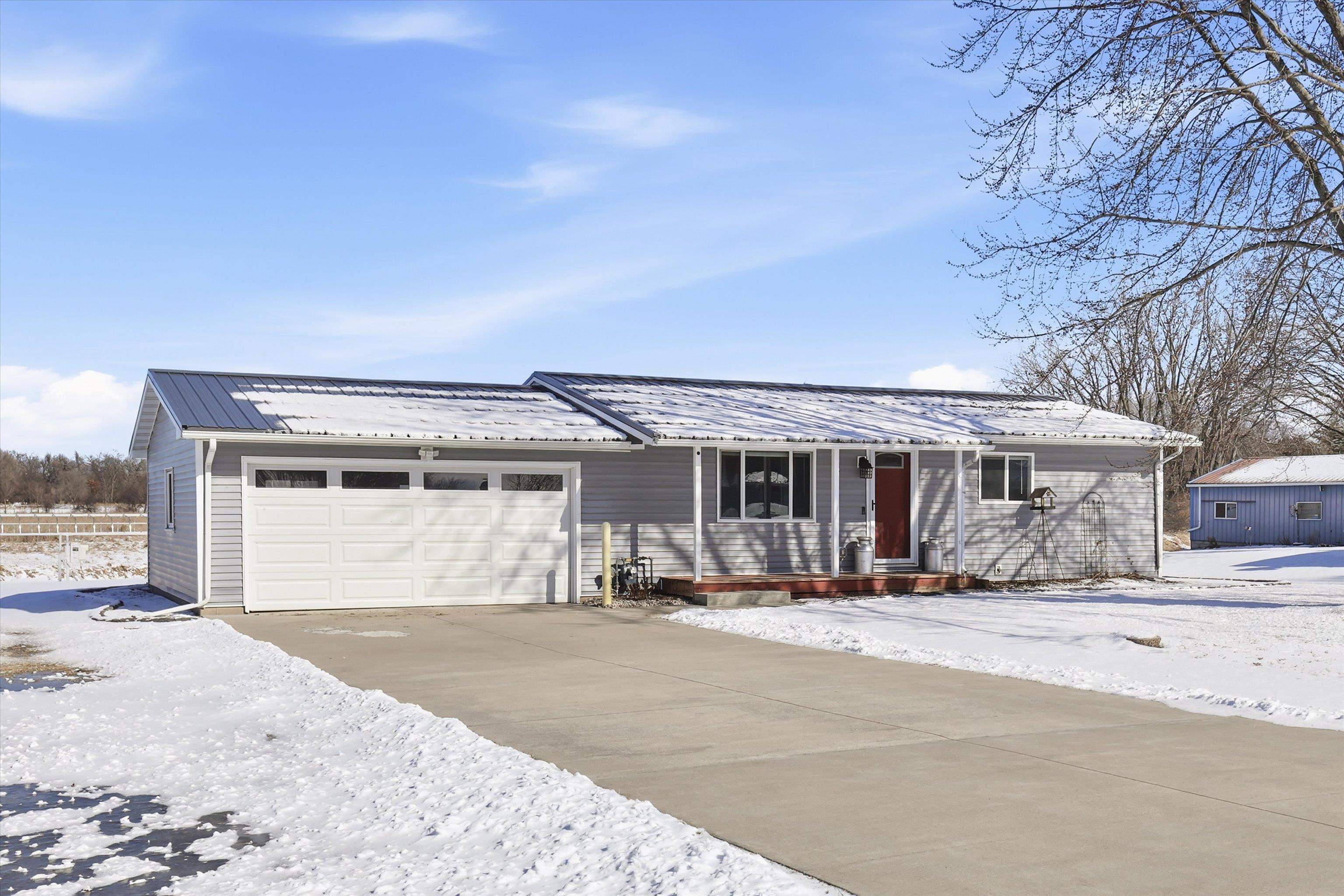 744 TWIN HARBOR Drive