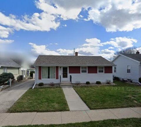 Photo of 308 BISCHOFF Street, FOND DU LAC, WI 54935 (MLS # 50319689)