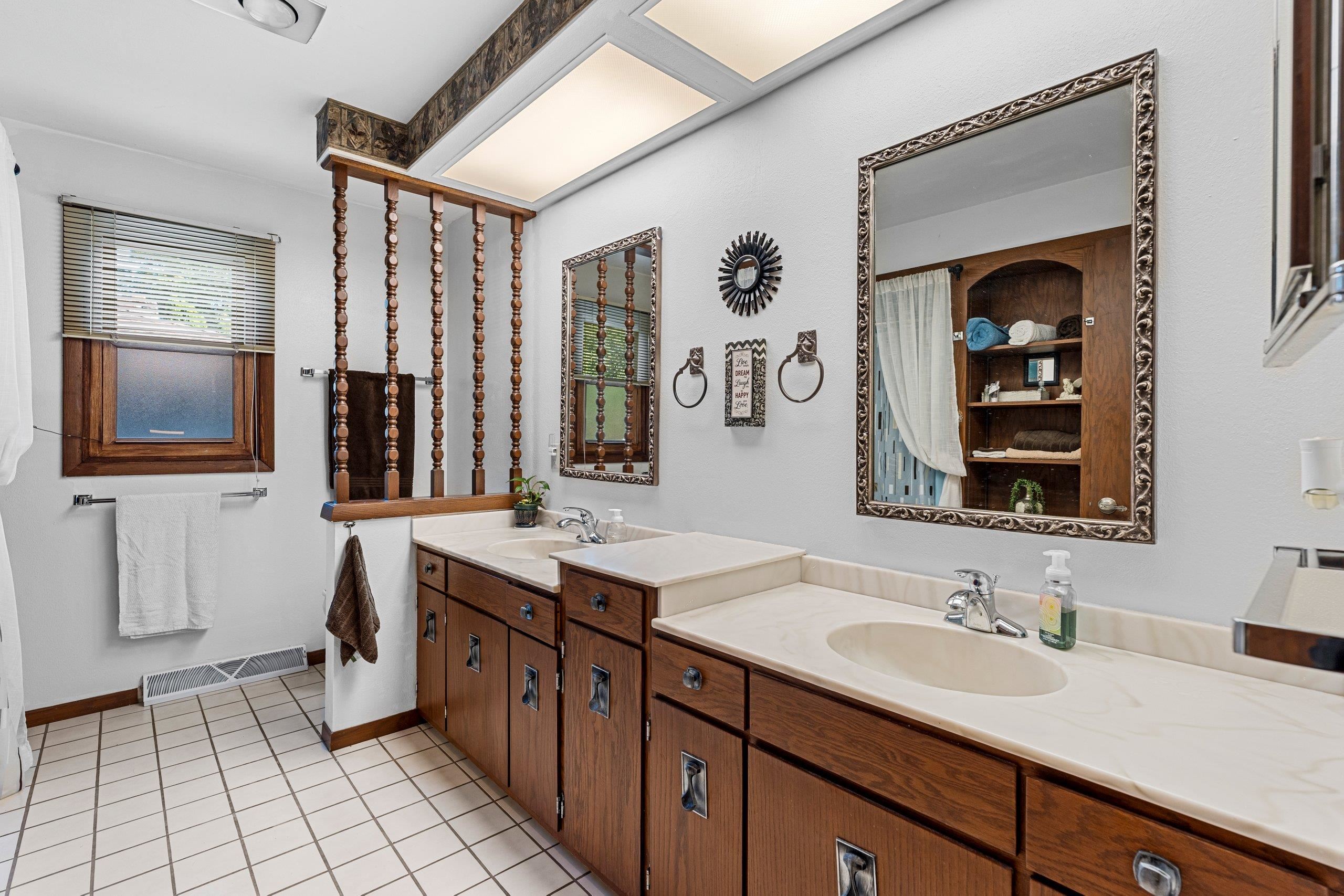 Appleton, Wisconsin 54914, United States, 3 Bedrooms Bedrooms, ,2 BathroomsBathrooms,Residential,Active,163529