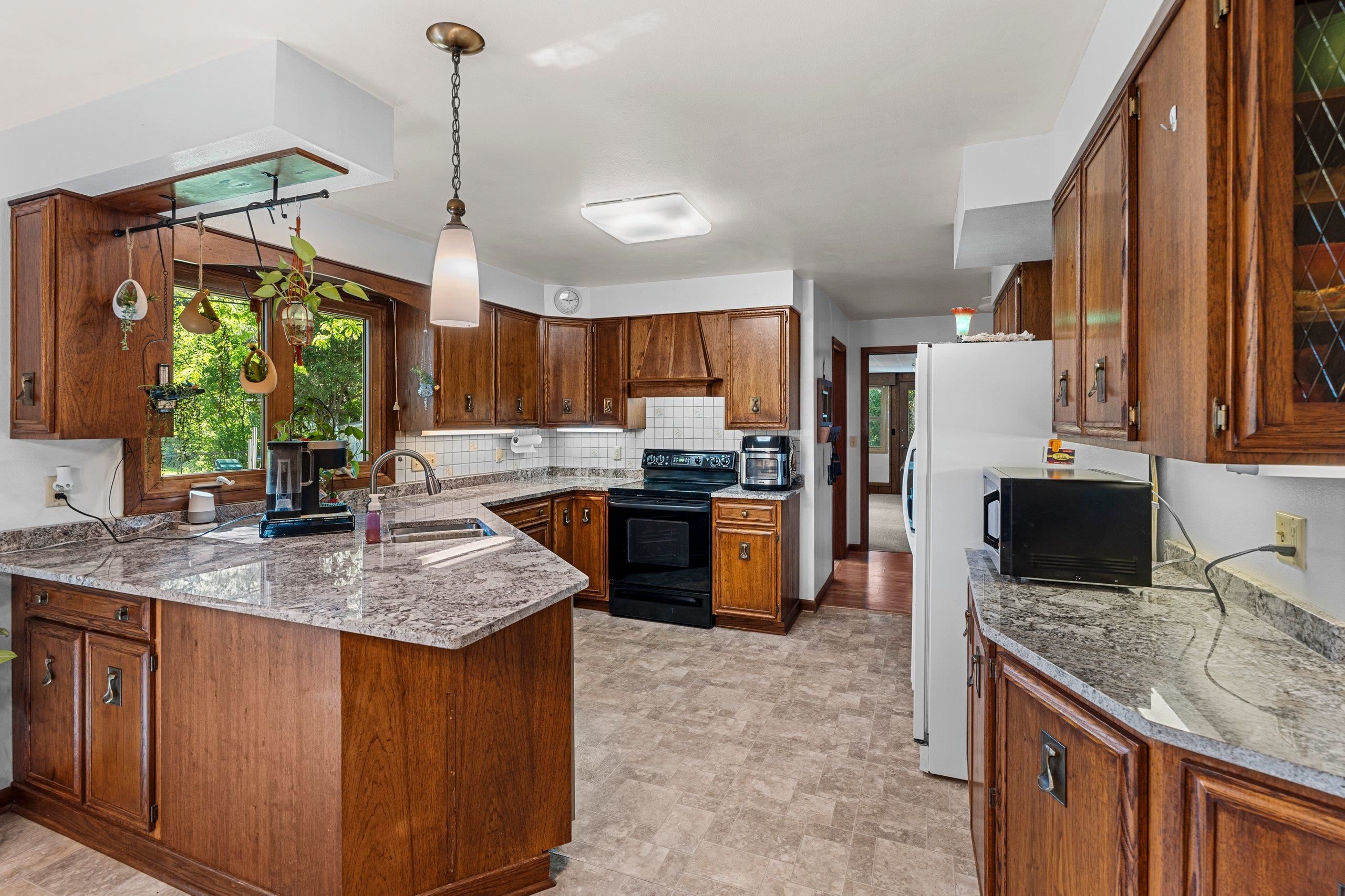 Appleton, Wisconsin 54914, United States, 3 Bedrooms Bedrooms, ,2 BathroomsBathrooms,Residential,Active,163529