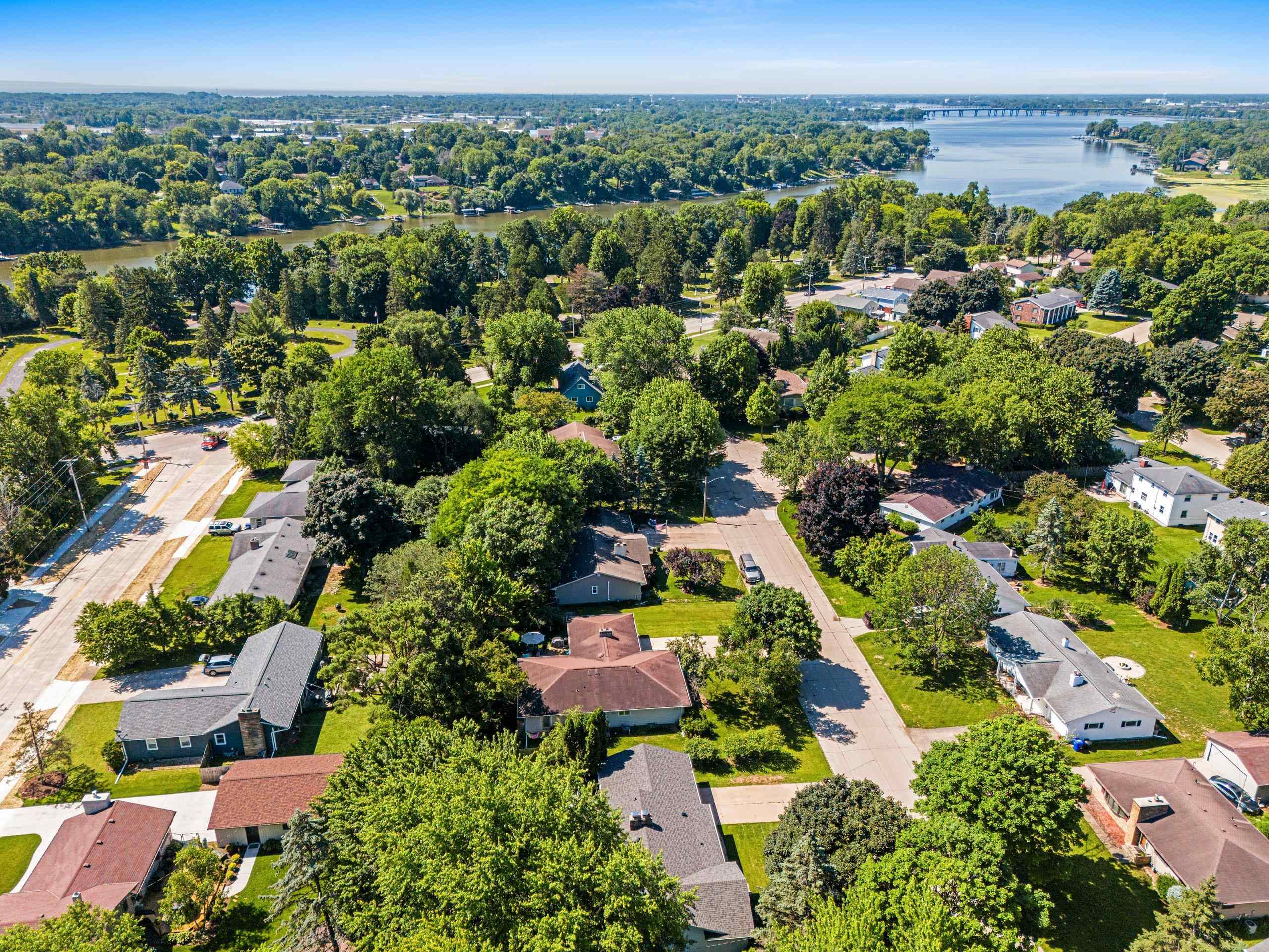 Appleton, Wisconsin 54914, United States, 3 Bedrooms Bedrooms, ,2 BathroomsBathrooms,Residential,Active,163529