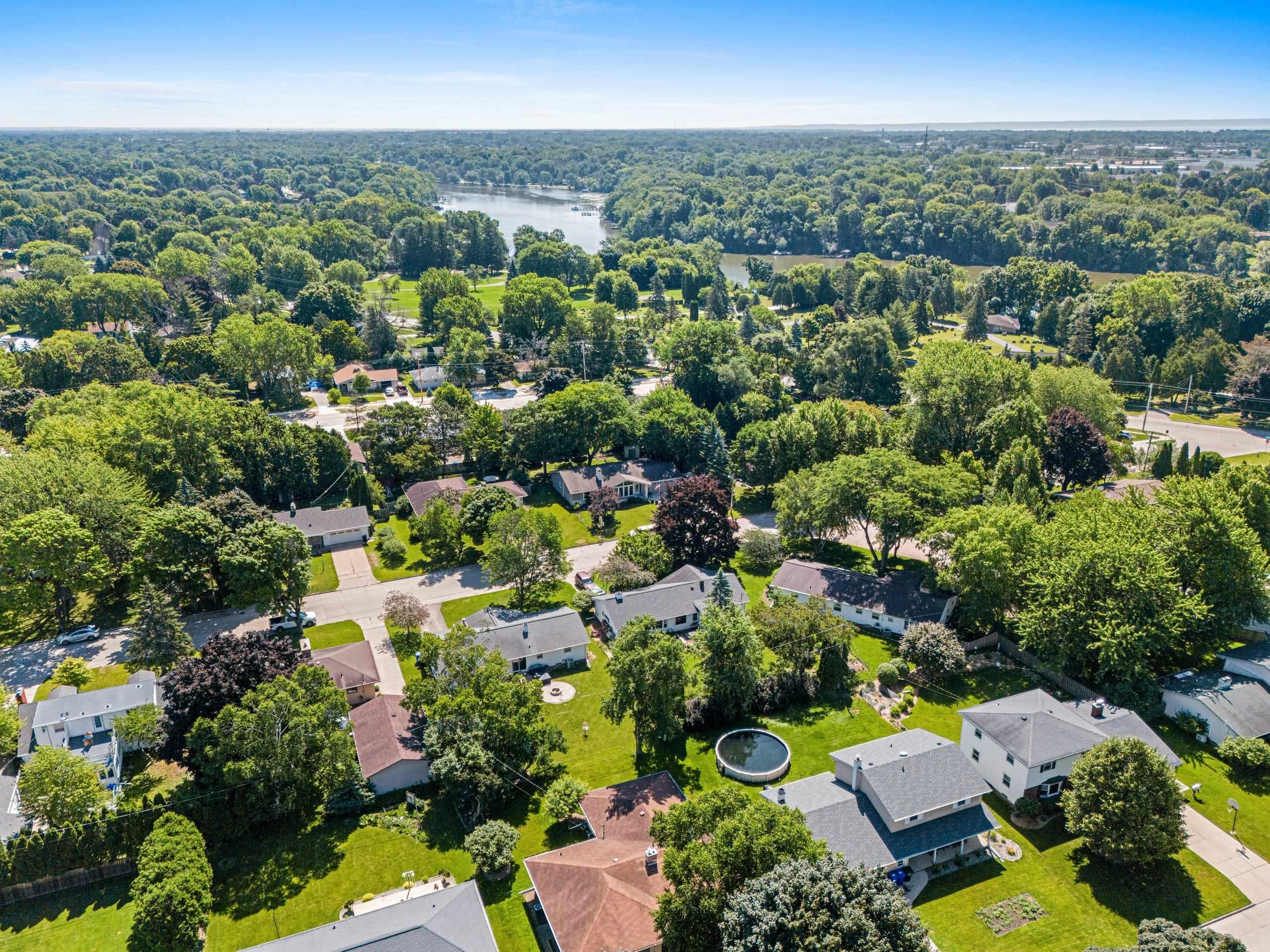 Appleton, Wisconsin 54914, United States, 3 Bedrooms Bedrooms, ,2 BathroomsBathrooms,Residential,Active,163529