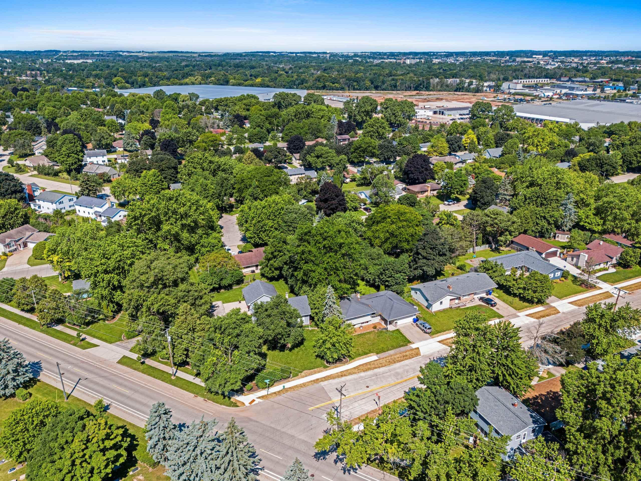 Appleton, Wisconsin 54914, United States, 3 Bedrooms Bedrooms, ,2 BathroomsBathrooms,Residential,Active,163529