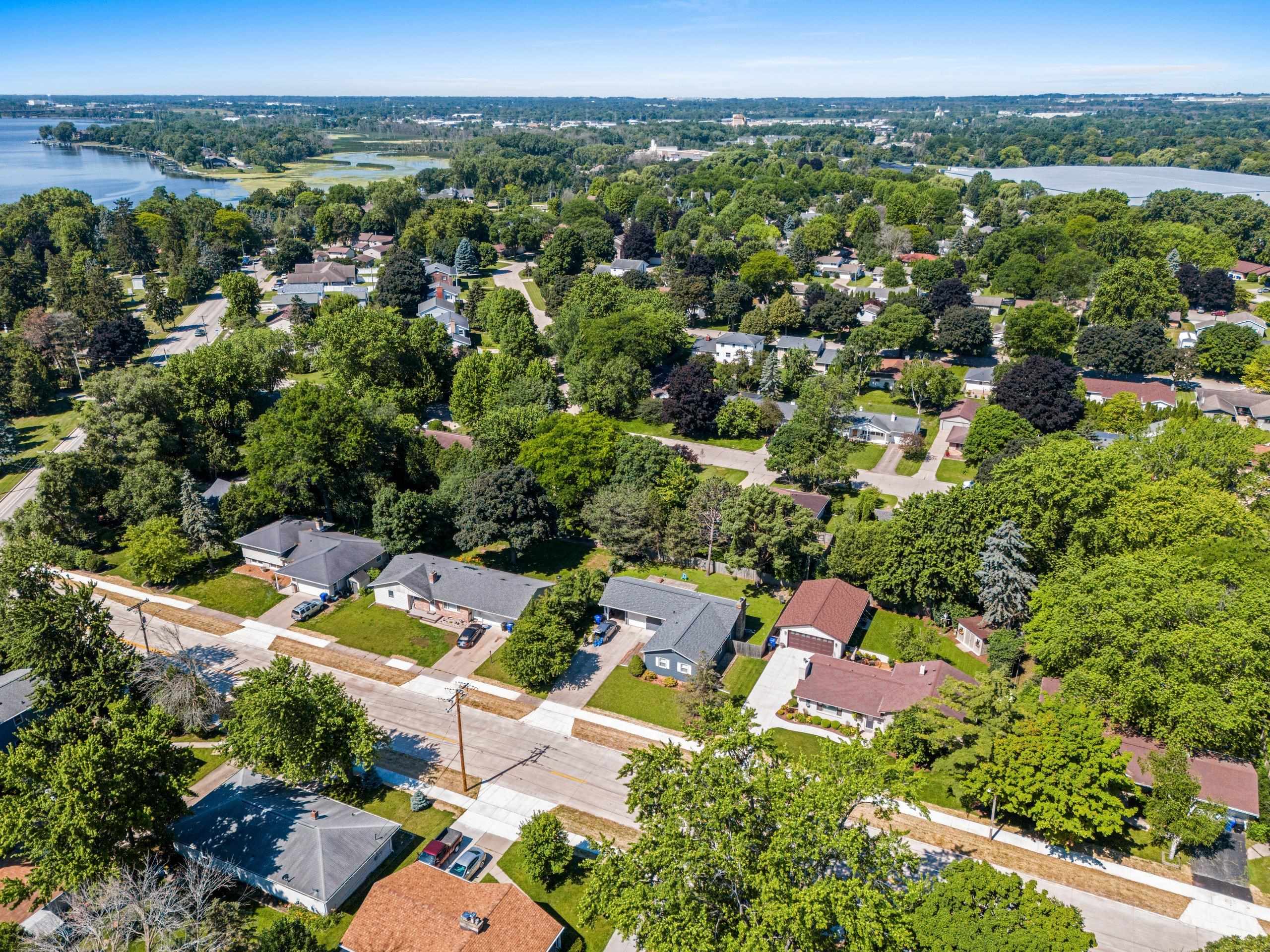 Appleton, Wisconsin 54914, United States, 3 Bedrooms Bedrooms, ,2 BathroomsBathrooms,Residential,Active,163529