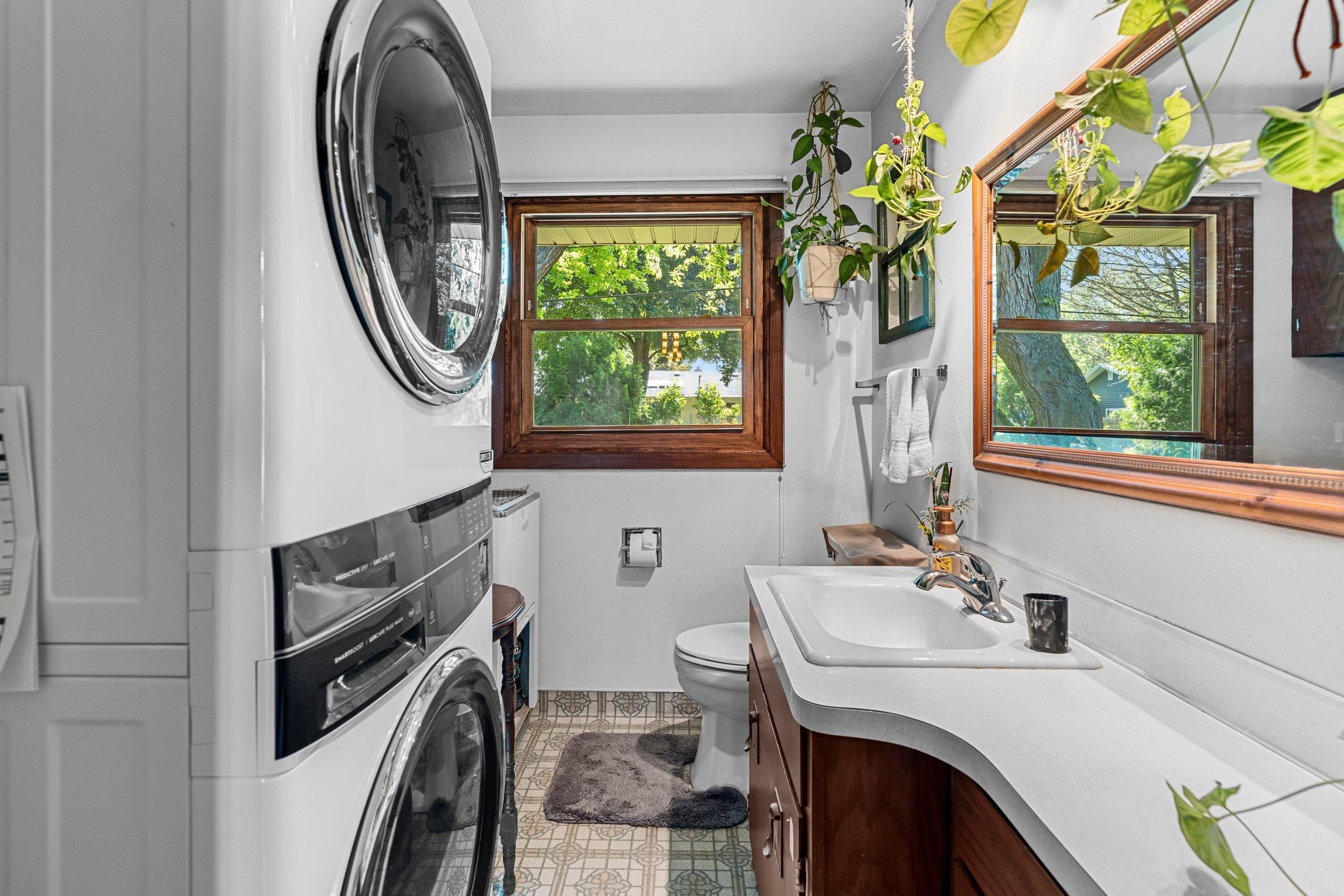 Appleton, Wisconsin 54914, United States, 3 Bedrooms Bedrooms, ,2 BathroomsBathrooms,Residential,Active,163529