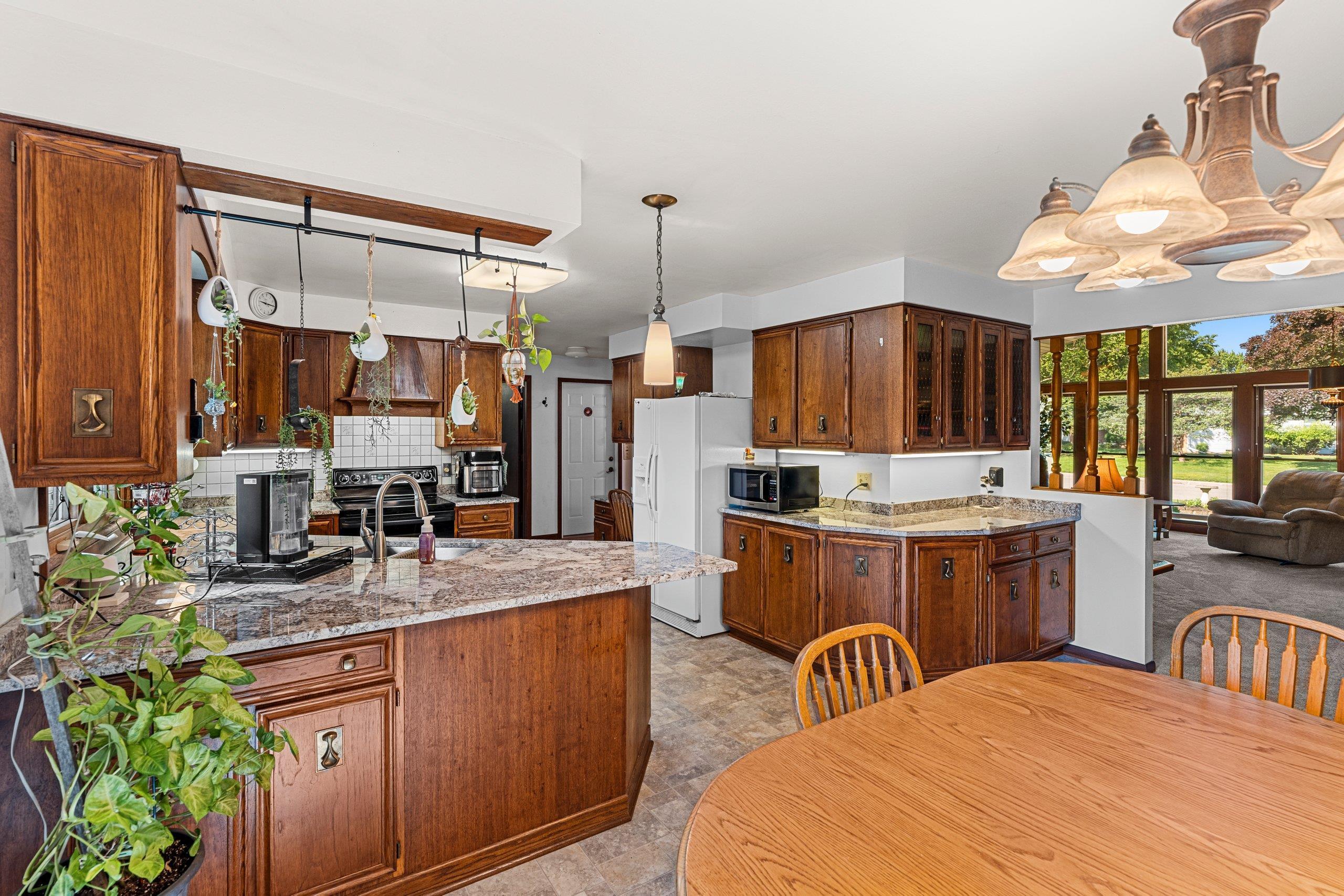 Appleton, Wisconsin 54914, United States, 3 Bedrooms Bedrooms, ,2 BathroomsBathrooms,Residential,Active,163529