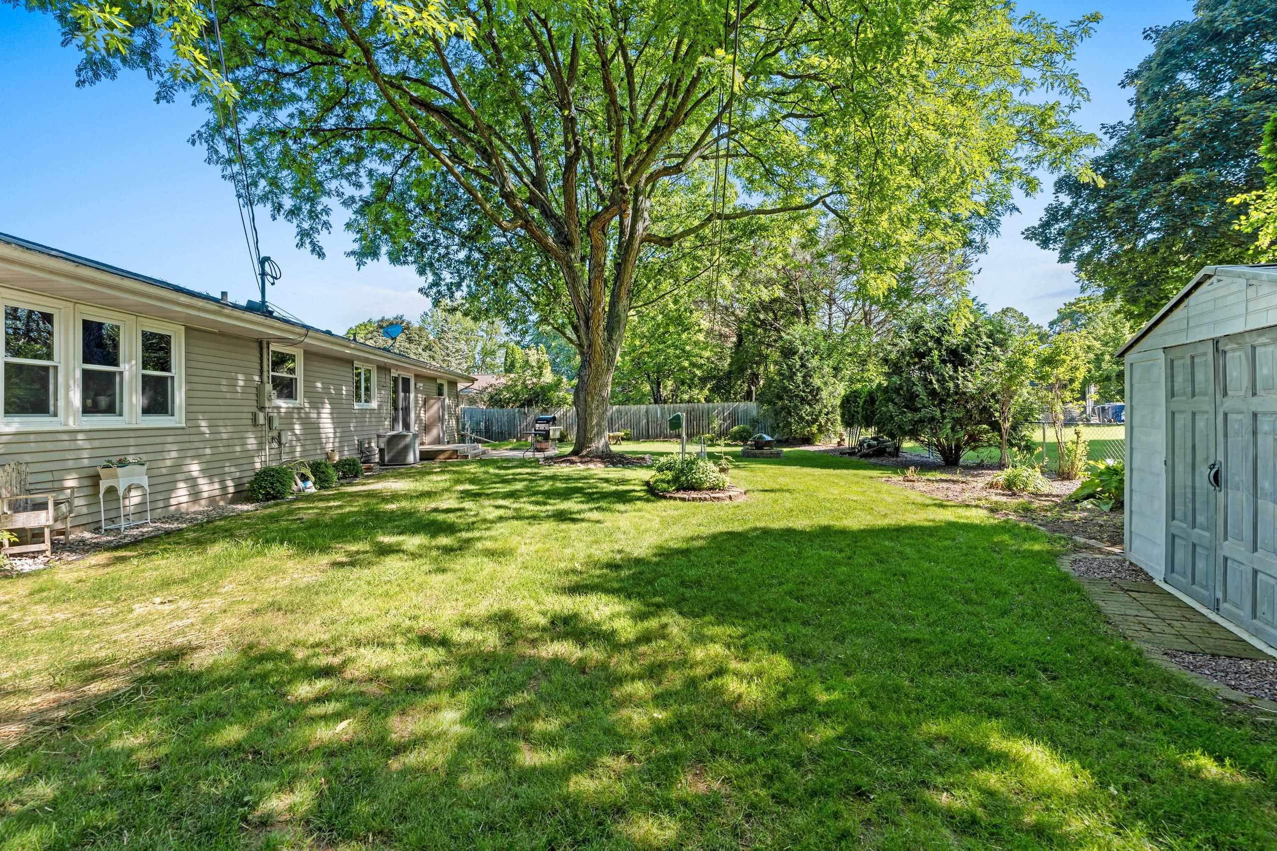 Appleton, Wisconsin 54914, United States, 3 Bedrooms Bedrooms, ,2 BathroomsBathrooms,Residential,Active,163529