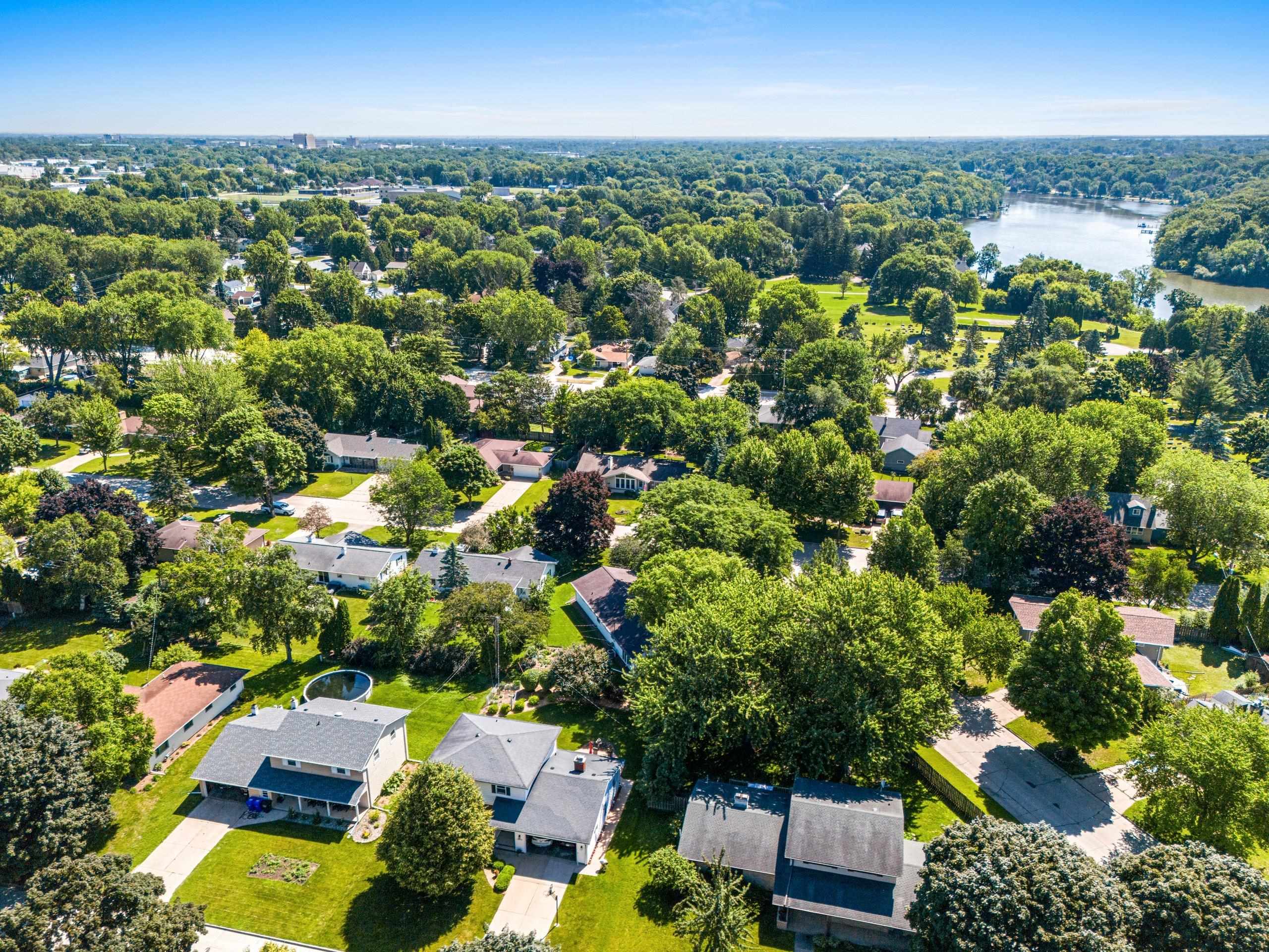 Appleton, Wisconsin 54914, United States, 3 Bedrooms Bedrooms, ,2 BathroomsBathrooms,Residential,Active,163529