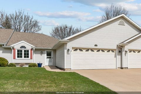 Photo of 1274 W 18TH Avenue, OSHKOSH, WI 54904 (MLS # 50323339)