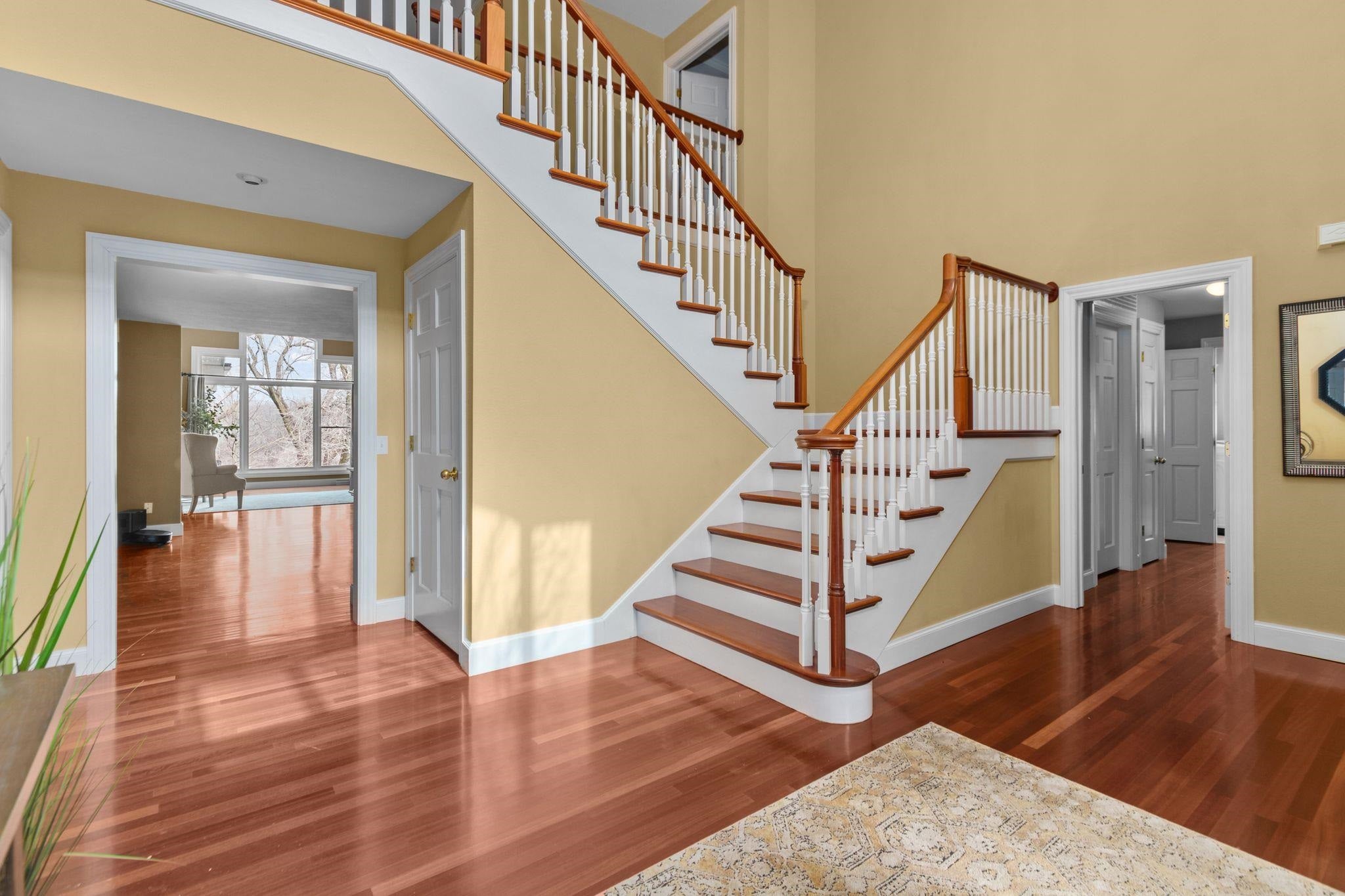 140 RIVER Drive