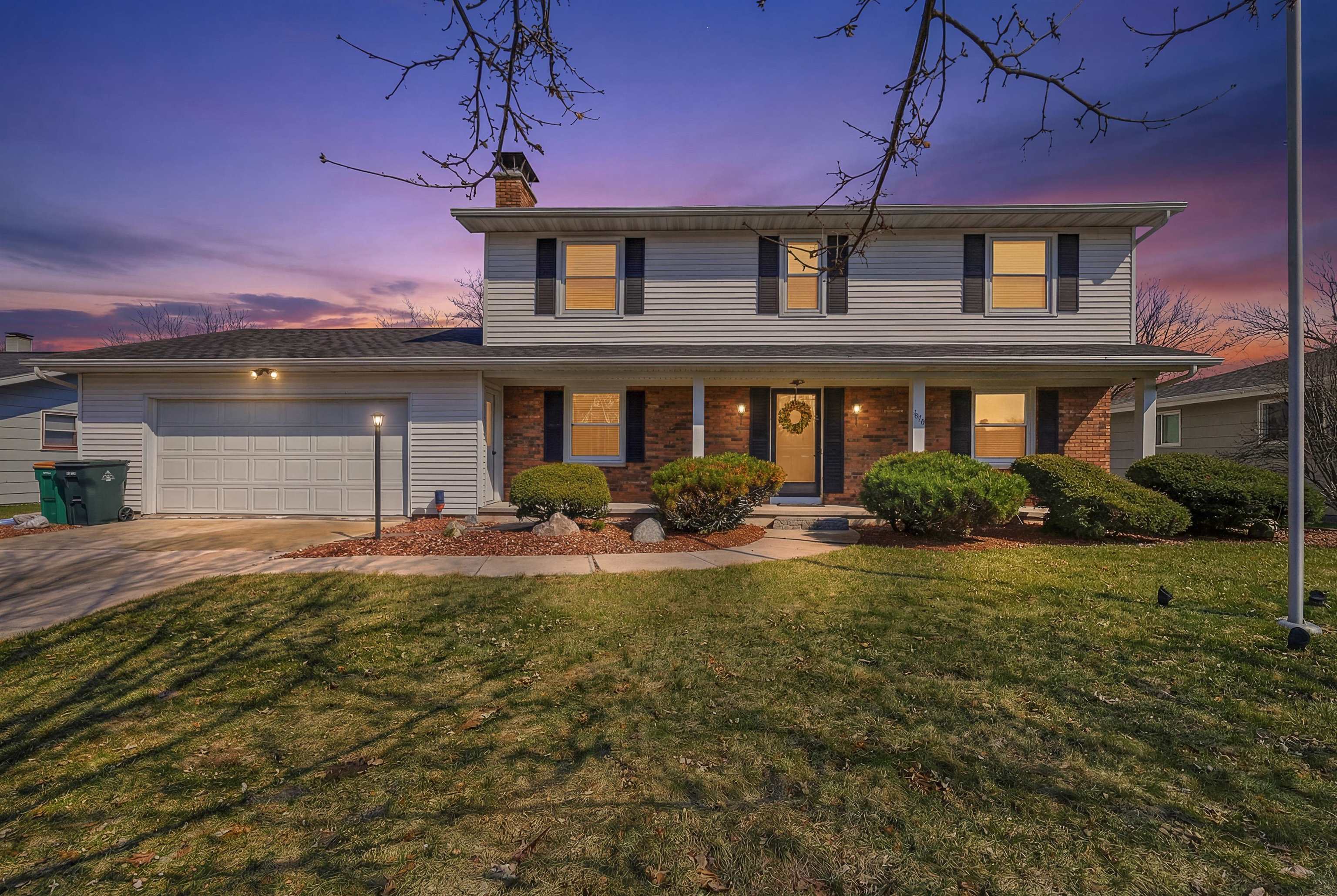 Photo 1 of 43 — 1035 MEADOW Lane, FOND DU LAC, WI 54935