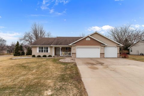Photo of W5231 NATURES WAY Drive, SHERWOOD, WI 54169 (MLS # 50322074)