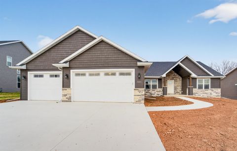 Photo of 1621 FOUNDERS Street, NEENAH, WI 54956 (MLS # 50317975)