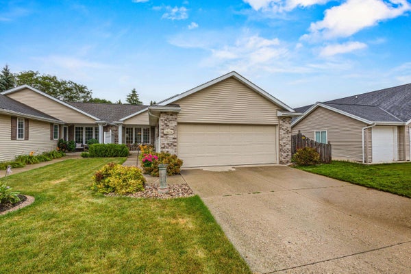 1808 HARDWOODS CT, DE PERE, WI 54115 - Image 3dea8a8bf438ee616f5e74dd450f5bdc/336016822