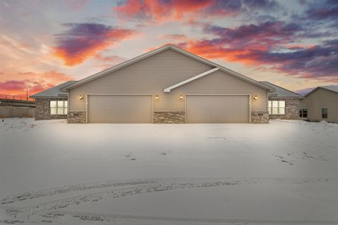 Photo of 312 TWILIGHT Trail, FOND DU LAC, WI 54937 (MLS # 50307509)