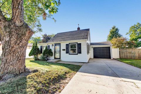 Photo of 418 S FISK Street, GREEN BAY, WI 54303 (MLS # 50316131)