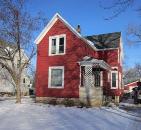 Photo of 1004 WISCONSIN Avenue, NORTH FOND DU LAC, WI 54937 (MLS # 50320401)