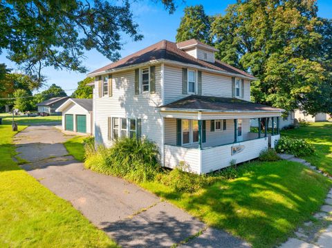 Photo of 317 CENTRAL Avenue, FLORENCE, WI 54121 (MLS # 50319654)