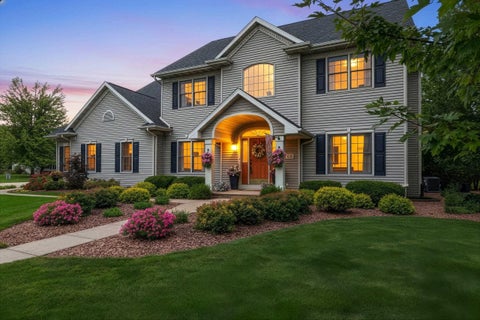 Photo of 764 SADDLEBROOK Court, NEENAH, WI 54956 (MLS # 50332678)