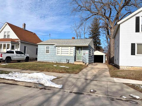 Photo of 804 JOHN Avenue, OSHKOSH, WI 54901 (MLS # 50319879)