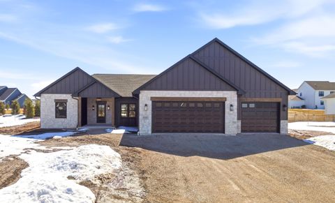 Photo of W6981 RIDGELINE Trail, GREENVILLE, WI 54942 (MLS # 50322636)