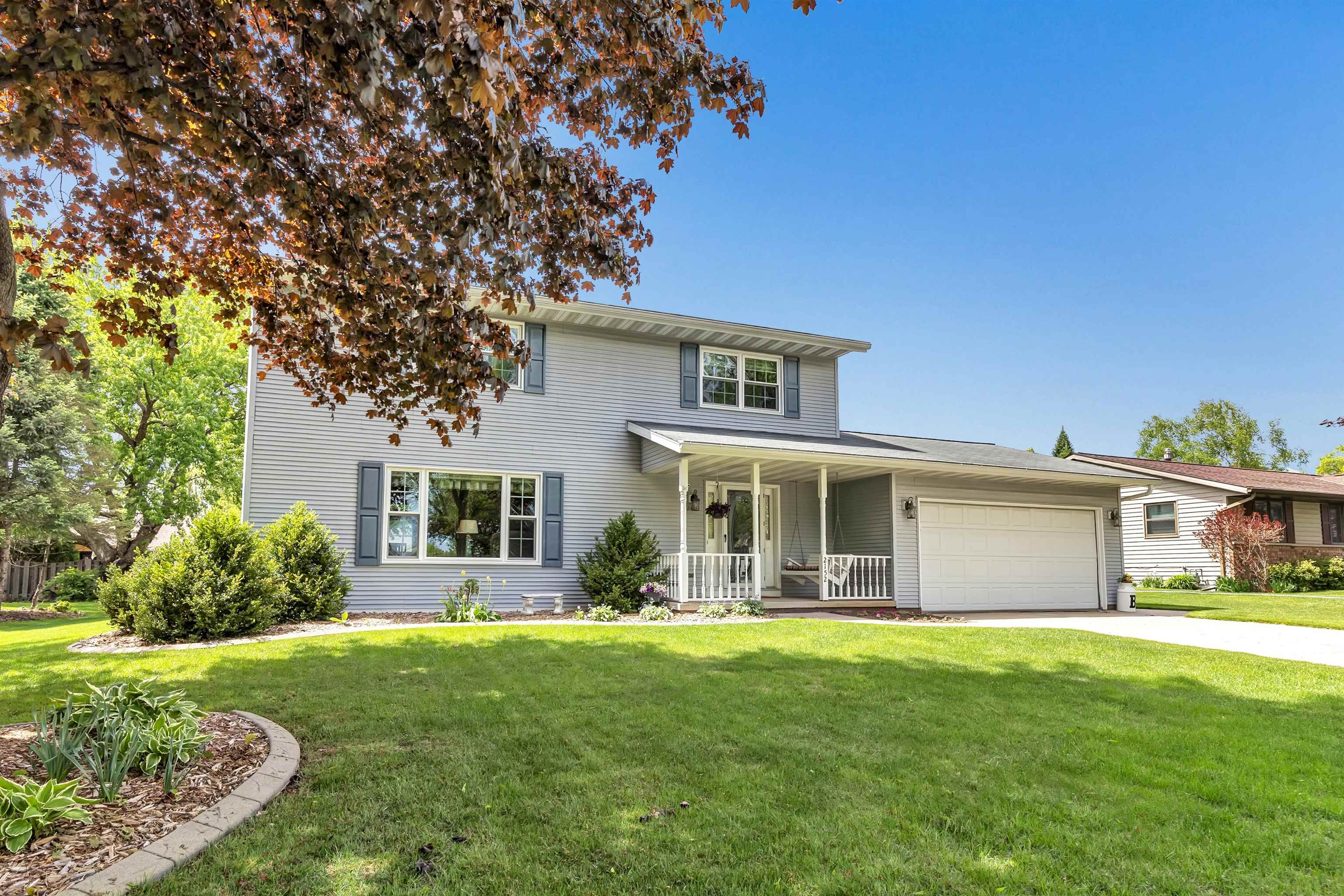 2152 WOODCREST Drive