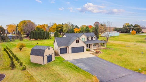 Photo of 8120 CHALLENGER Drive, NEENAH, WI 54956 (MLS # 50327437)