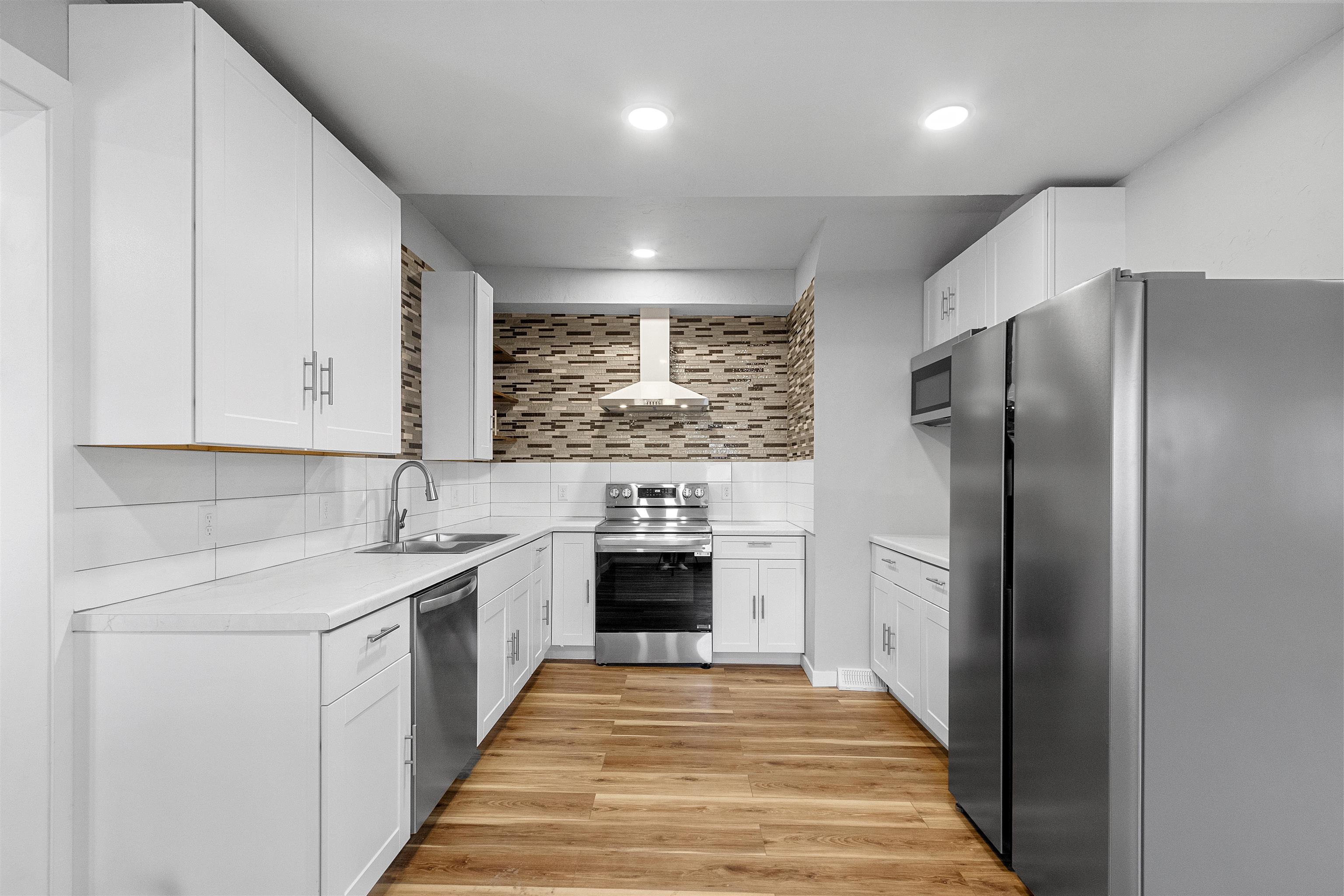 1315 W SUMMER Street