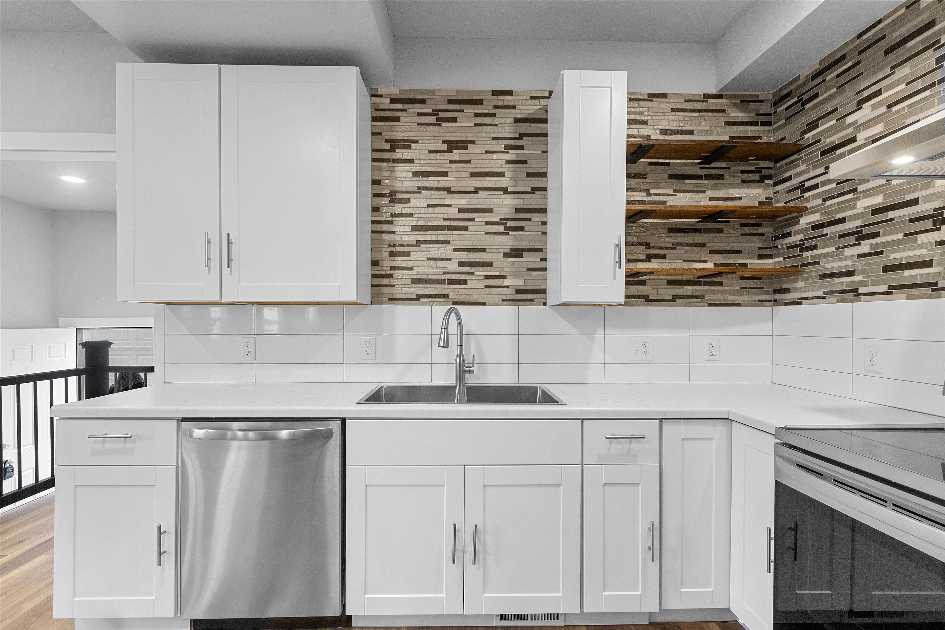 1315 W SUMMER Street