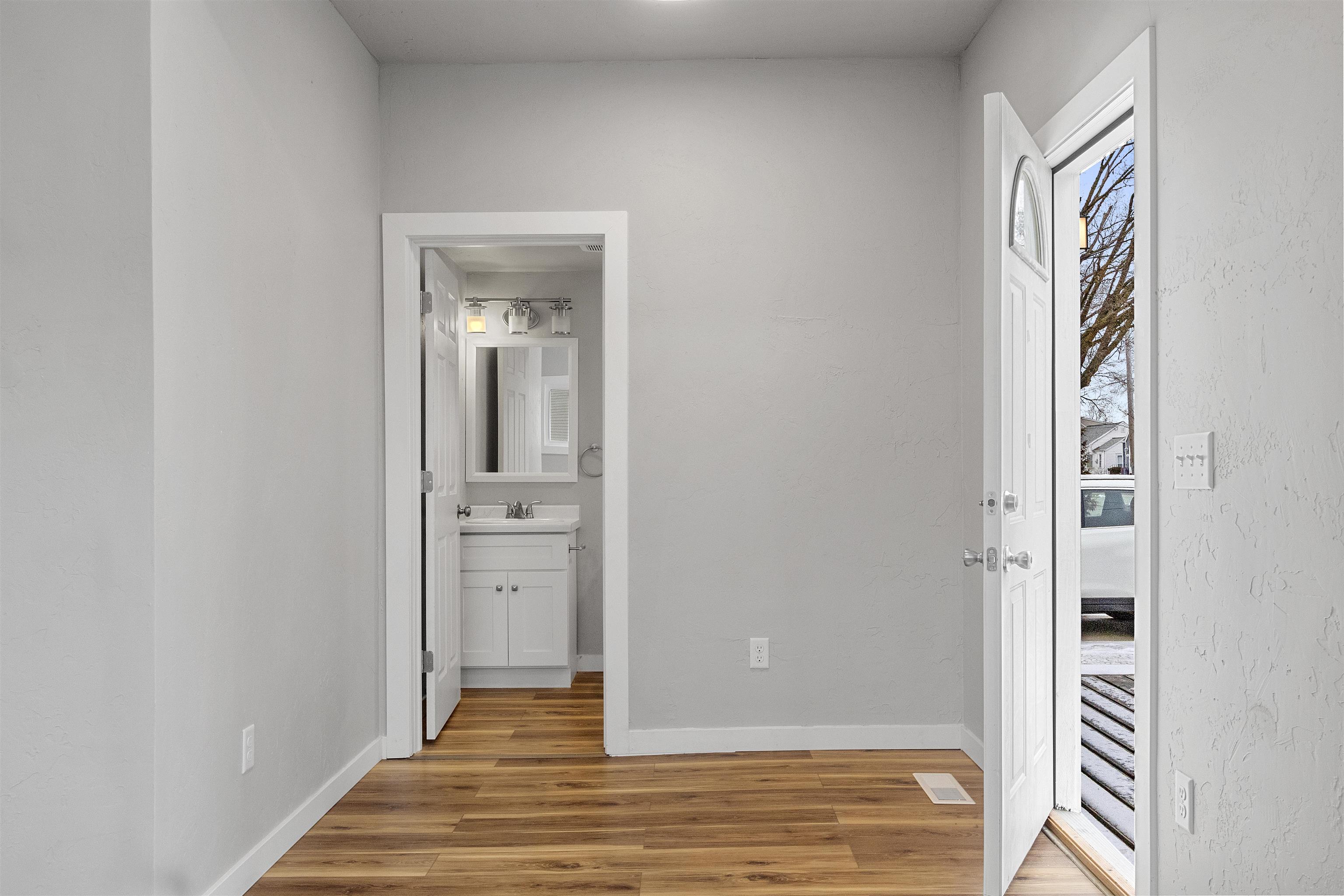 1315 W SUMMER Street