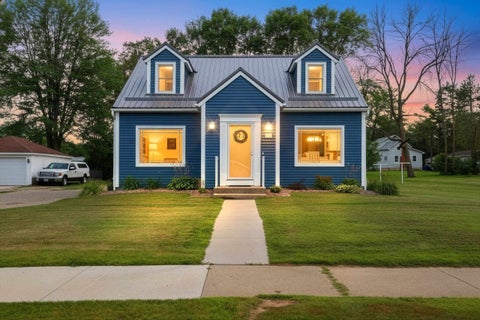 Photo of 172 WILLIAMS Street, PULASKI, WI 54162 (MLS # 50330563)