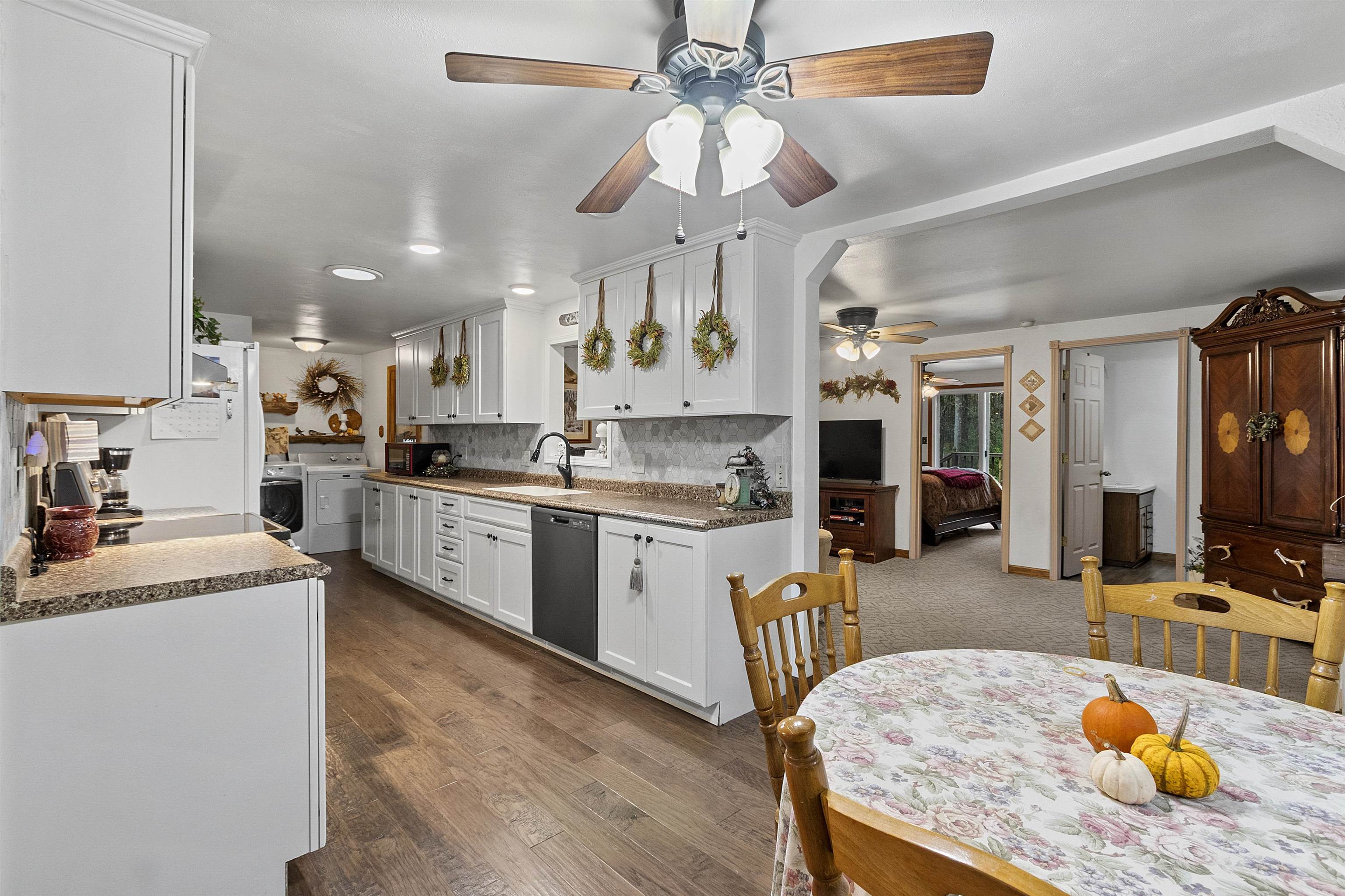 Shawano, Wisconsin 54166, United States, 3 Bedrooms Bedrooms, ,2 BathroomsBathrooms,Residential,Active,234550