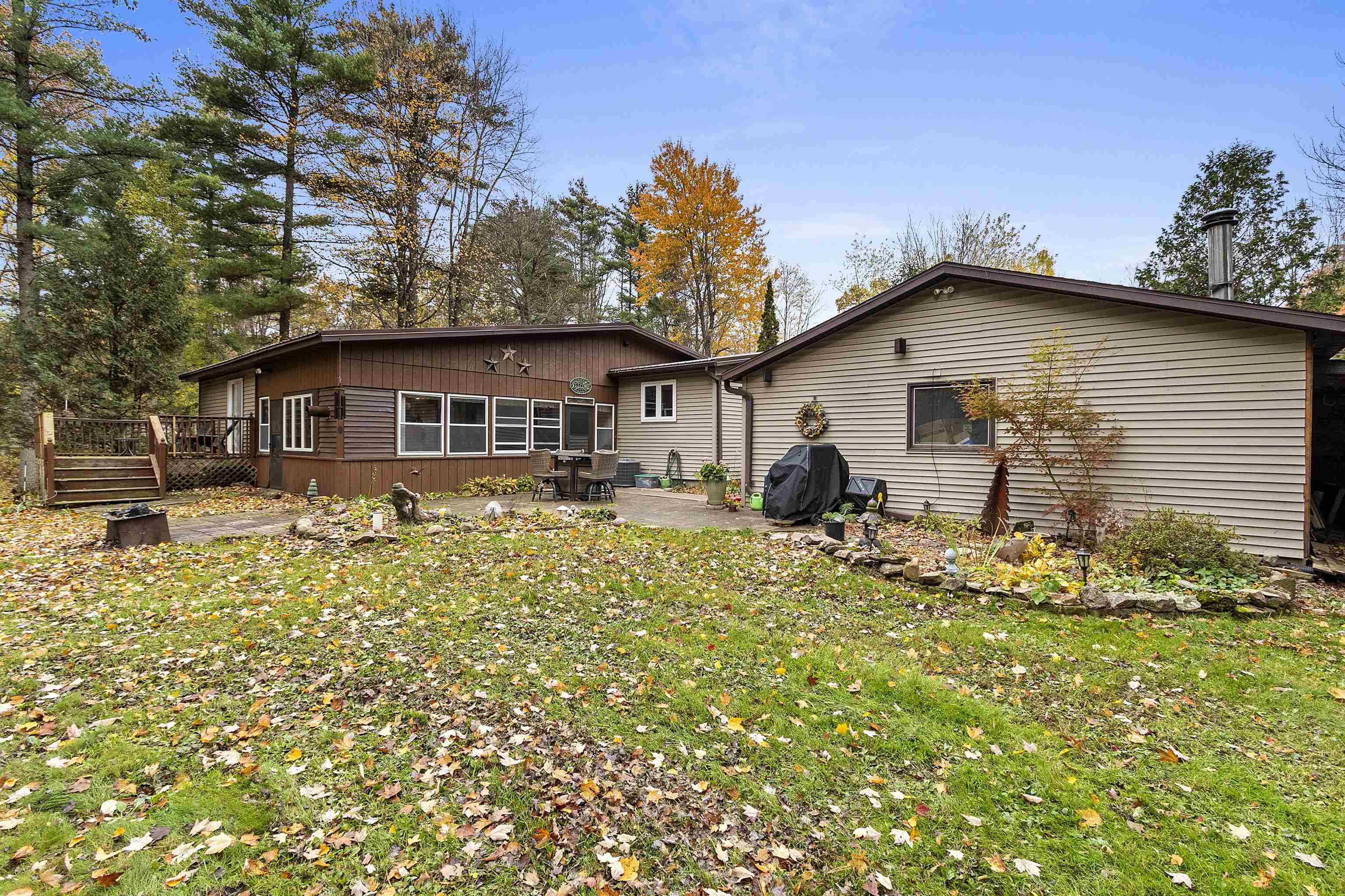 Shawano, Wisconsin 54166, United States, 3 Bedrooms Bedrooms, ,2 BathroomsBathrooms,Residential,Active,234550