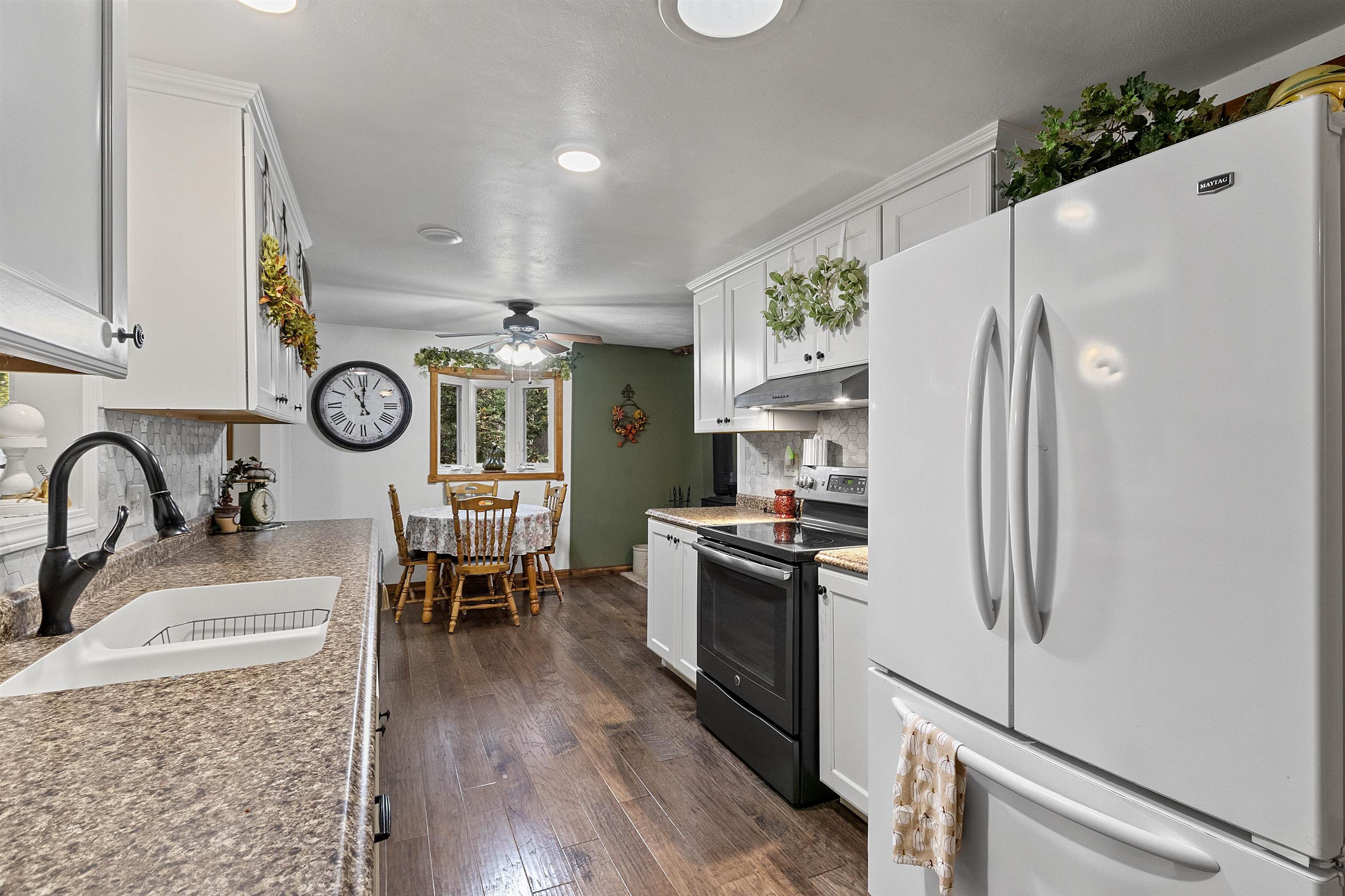 Shawano, Wisconsin 54166, United States, 3 Bedrooms Bedrooms, ,2 BathroomsBathrooms,Residential,Active,234550