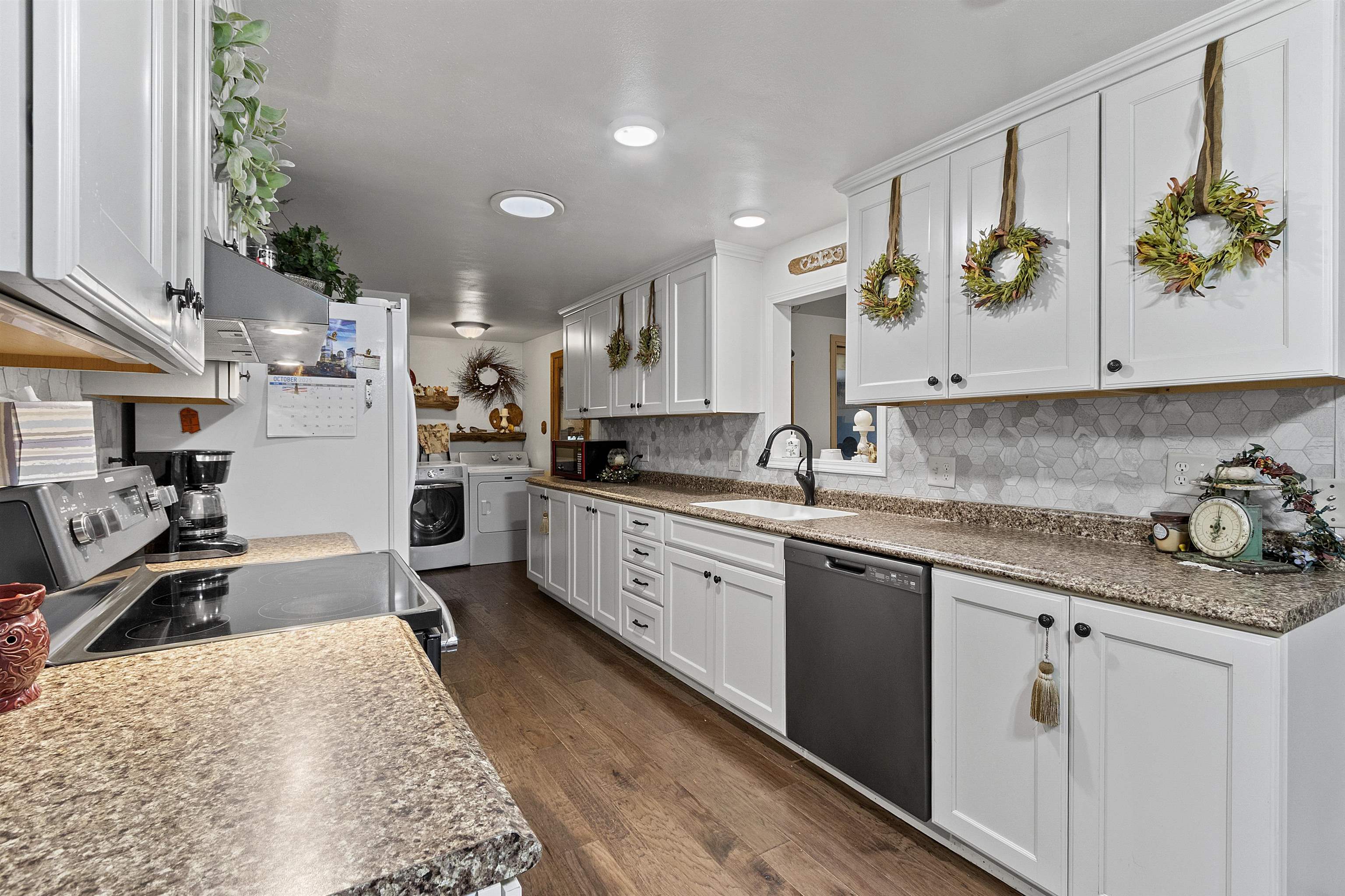 Shawano, Wisconsin 54166, United States, 3 Bedrooms Bedrooms, ,2 BathroomsBathrooms,Residential,Active,234550