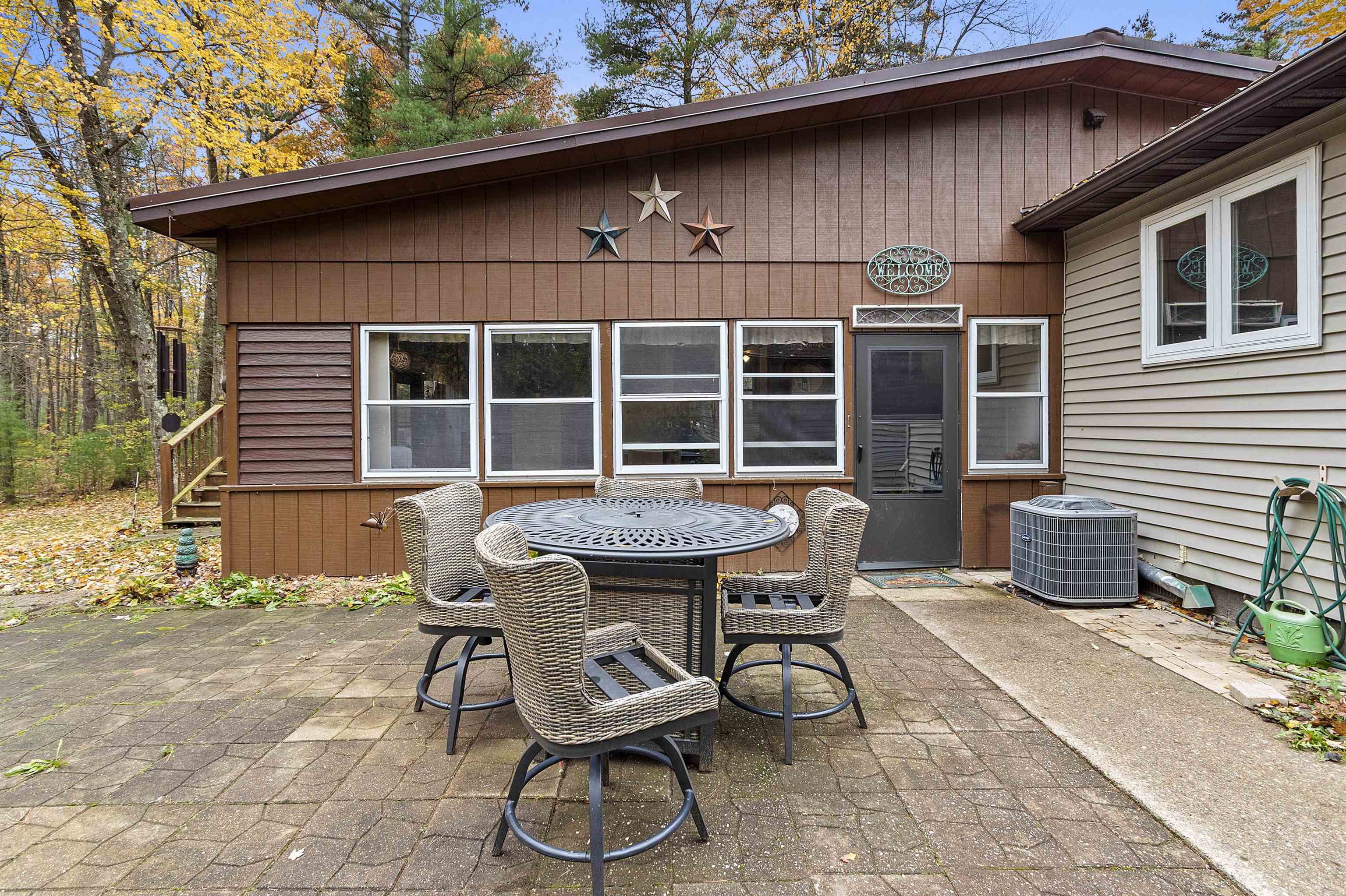 Shawano, Wisconsin 54166, United States, 3 Bedrooms Bedrooms, ,2 BathroomsBathrooms,Residential,Active,234550