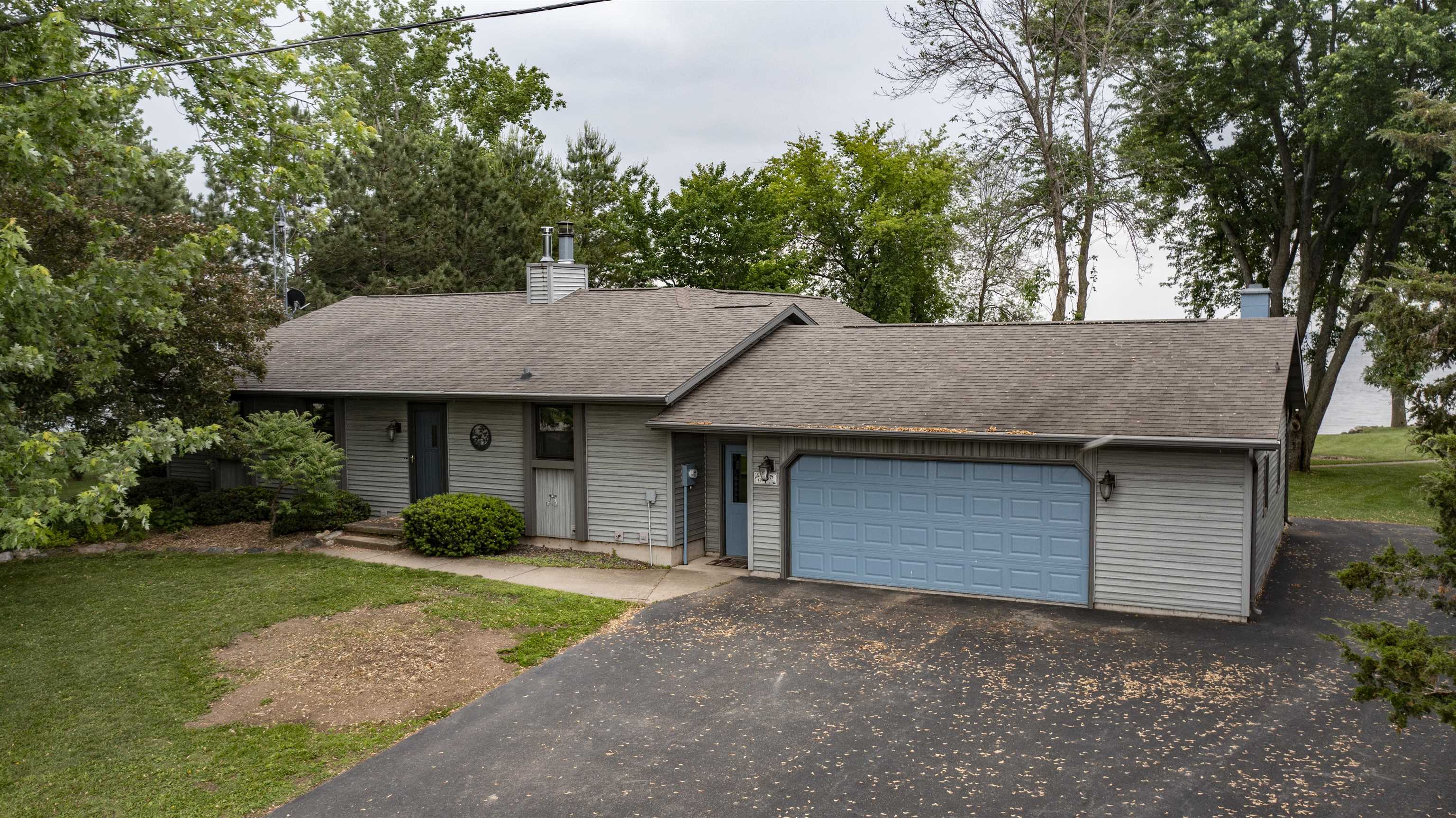 Fremont, Wisconsin, 54940, United States, 5 Bedrooms Bedrooms, ,3 BathroomsBathrooms,Residential,Active,2015471