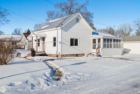 Photo of 302 MCDONALD Street, OCONTO, WI 54153 (MLS # 50319320)