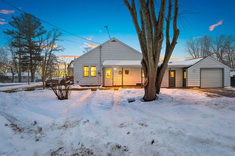 Photo of 812 FREMONT Street, FREMONT, WI 54940 (MLS # 50319339)