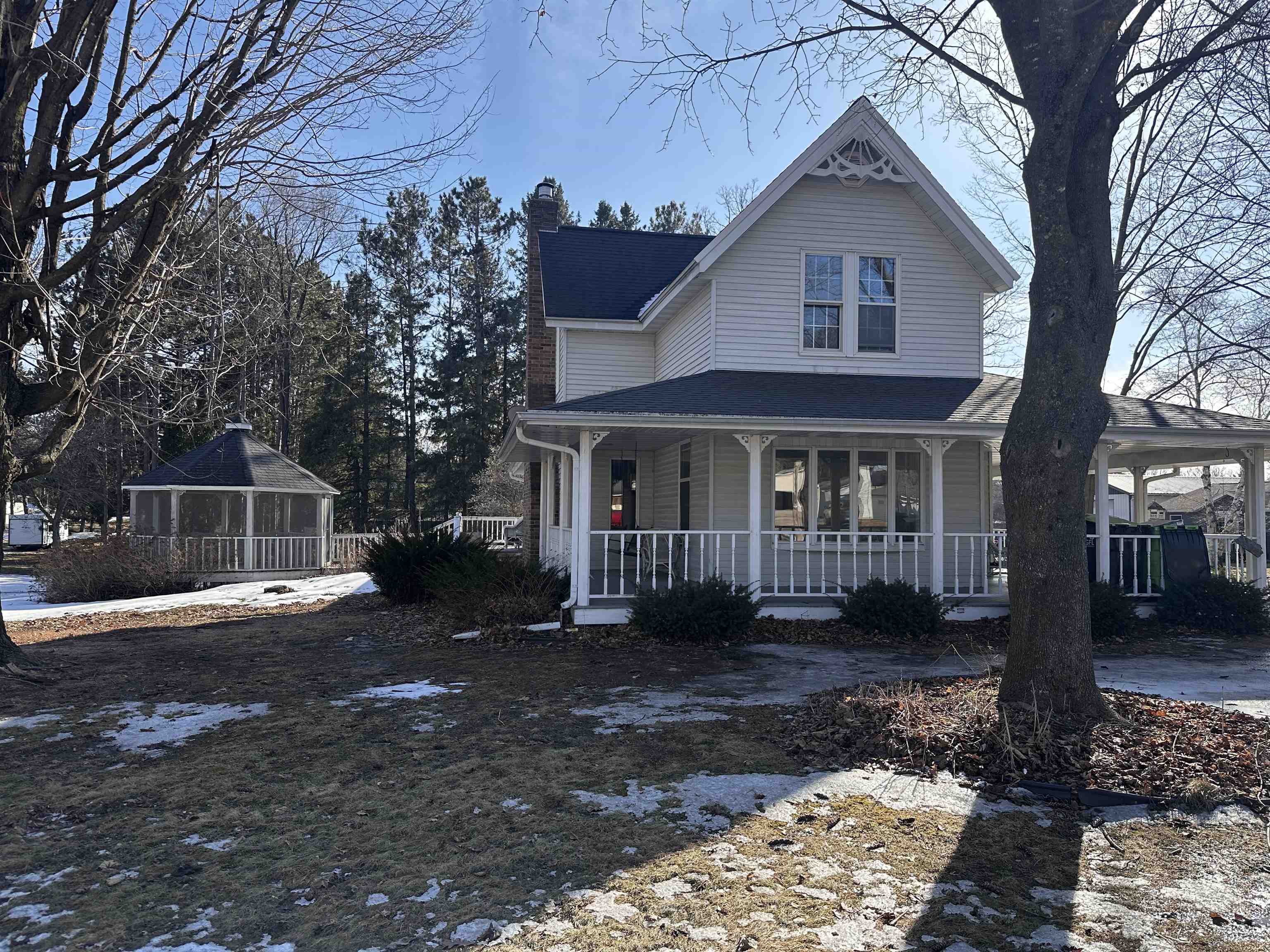 204 COLUMBIA Street - Photo 3