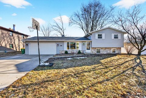 Photo of 2610 VICKI Lane, GREEN BAY, WI 54311 (MLS # 50321886)