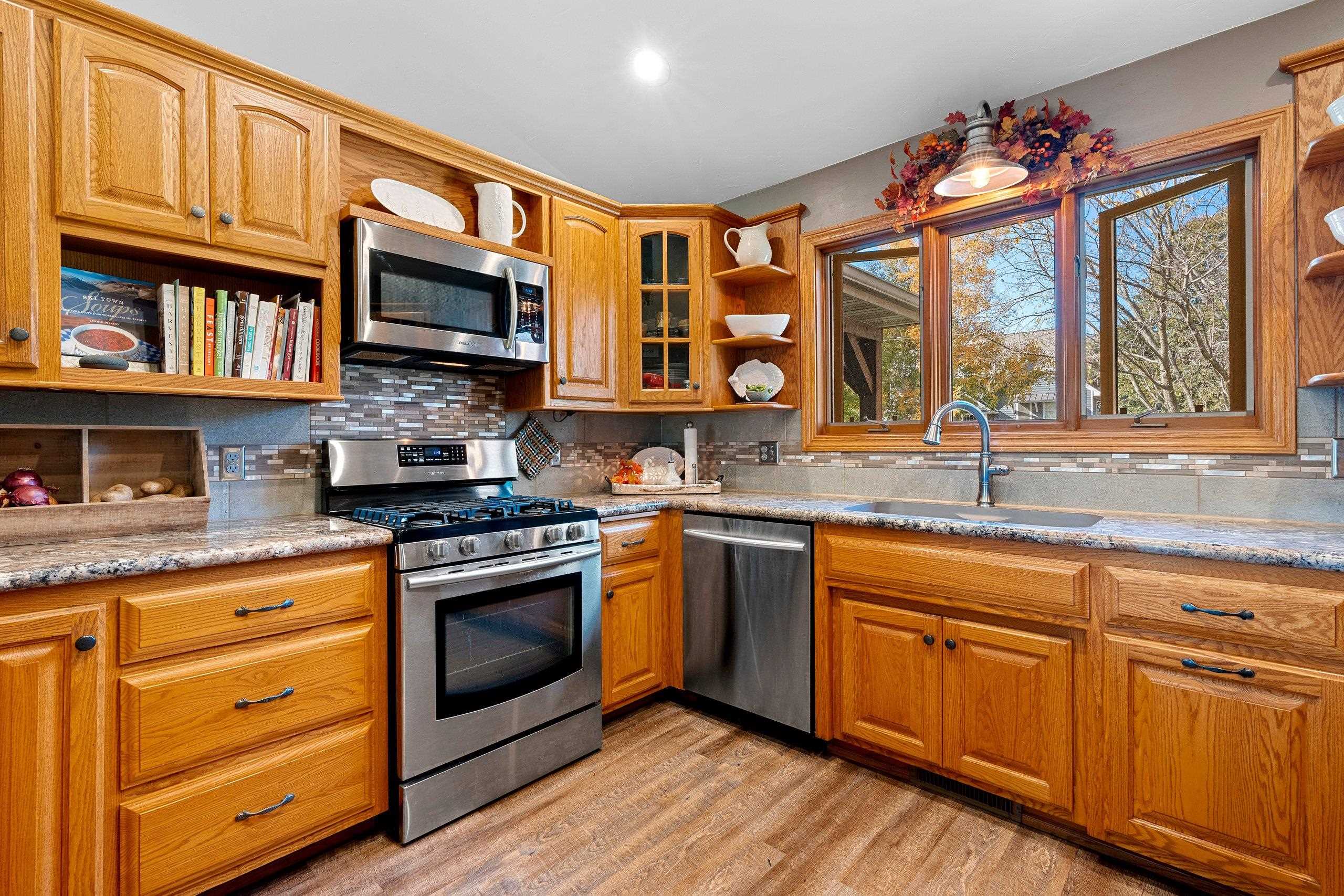 Green Bay, Wisconsin 54313, United States, 3 Bedrooms Bedrooms, ,3 BathroomsBathrooms,Residential,Active,231844