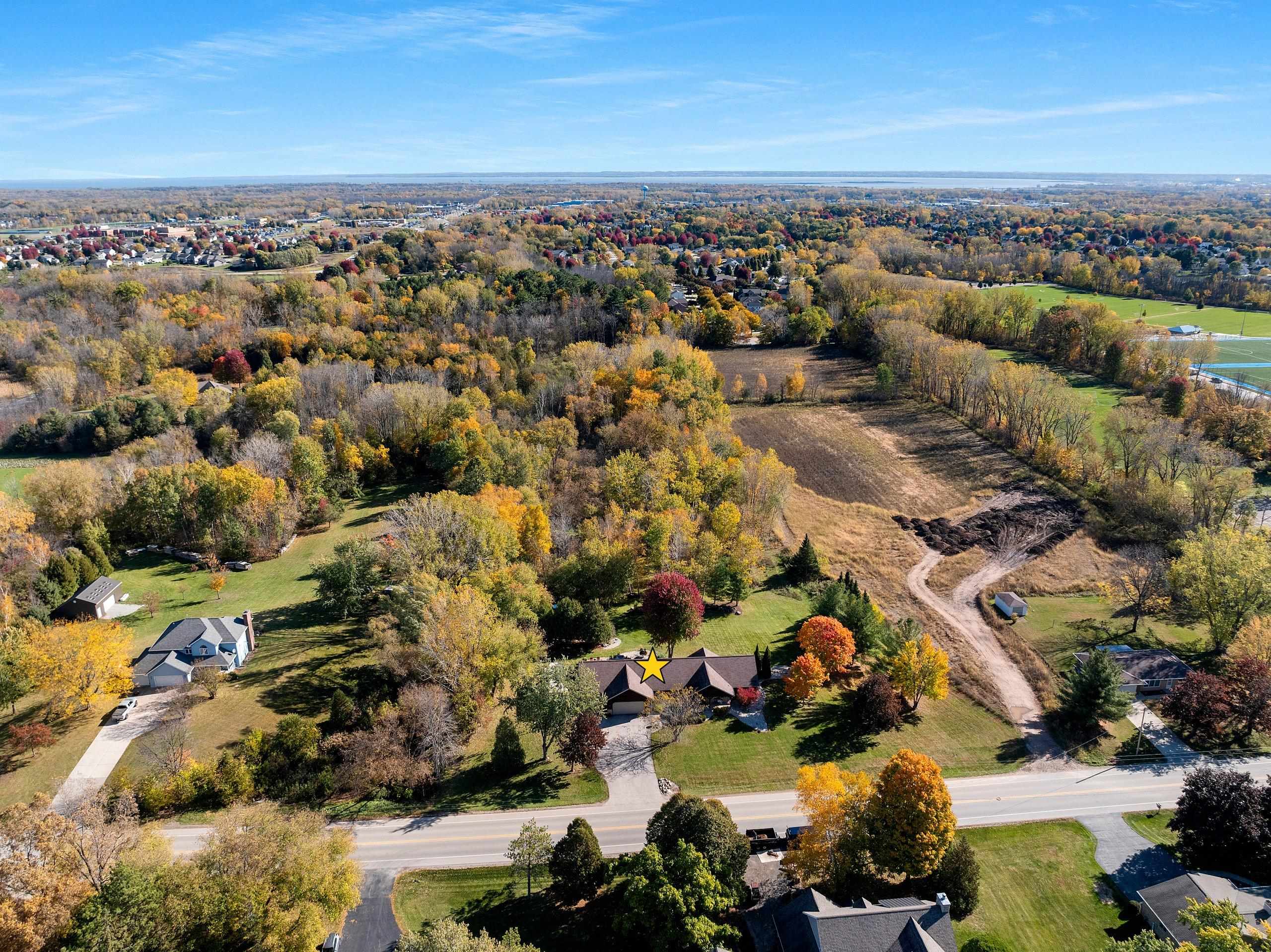 Green Bay, Wisconsin 54313, United States, 3 Bedrooms Bedrooms, ,3 BathroomsBathrooms,Residential,Active,231844