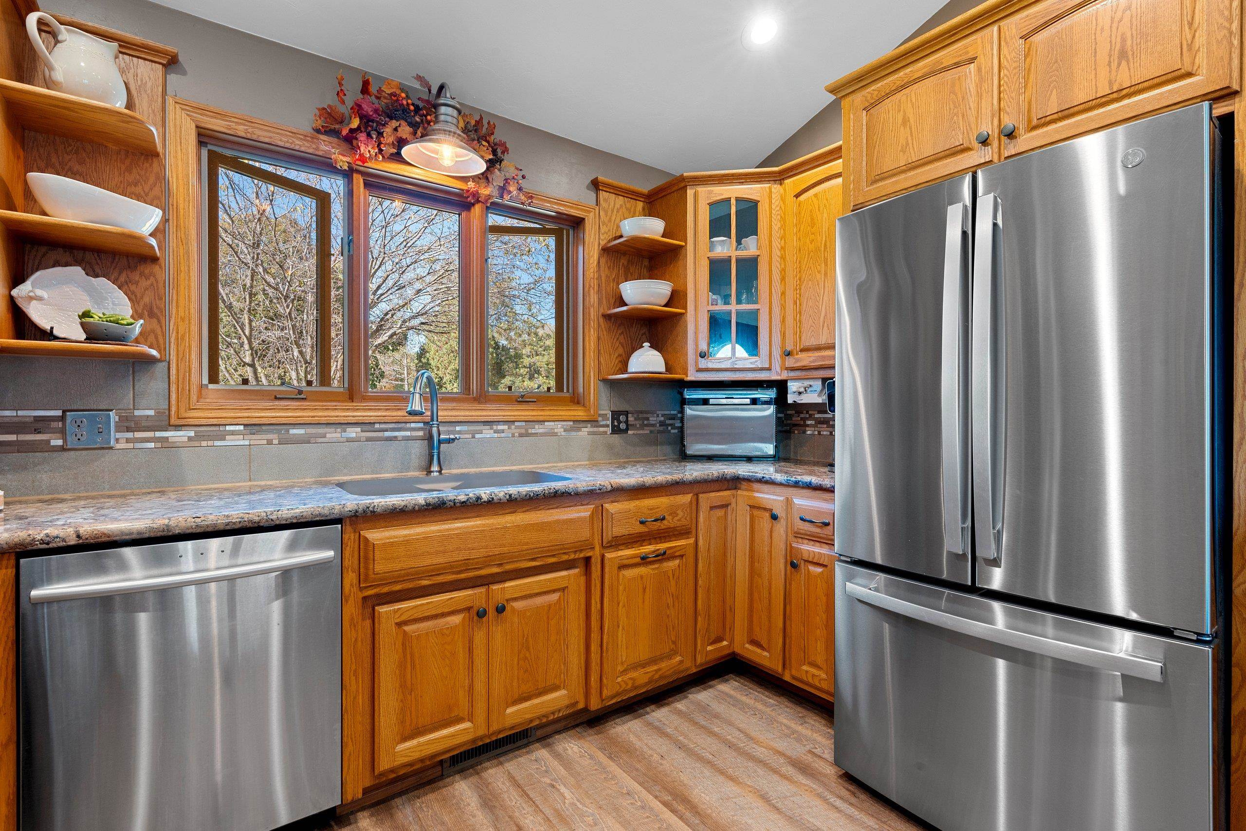 Green Bay, Wisconsin 54313, United States, 3 Bedrooms Bedrooms, ,3 BathroomsBathrooms,Residential,Active,231844