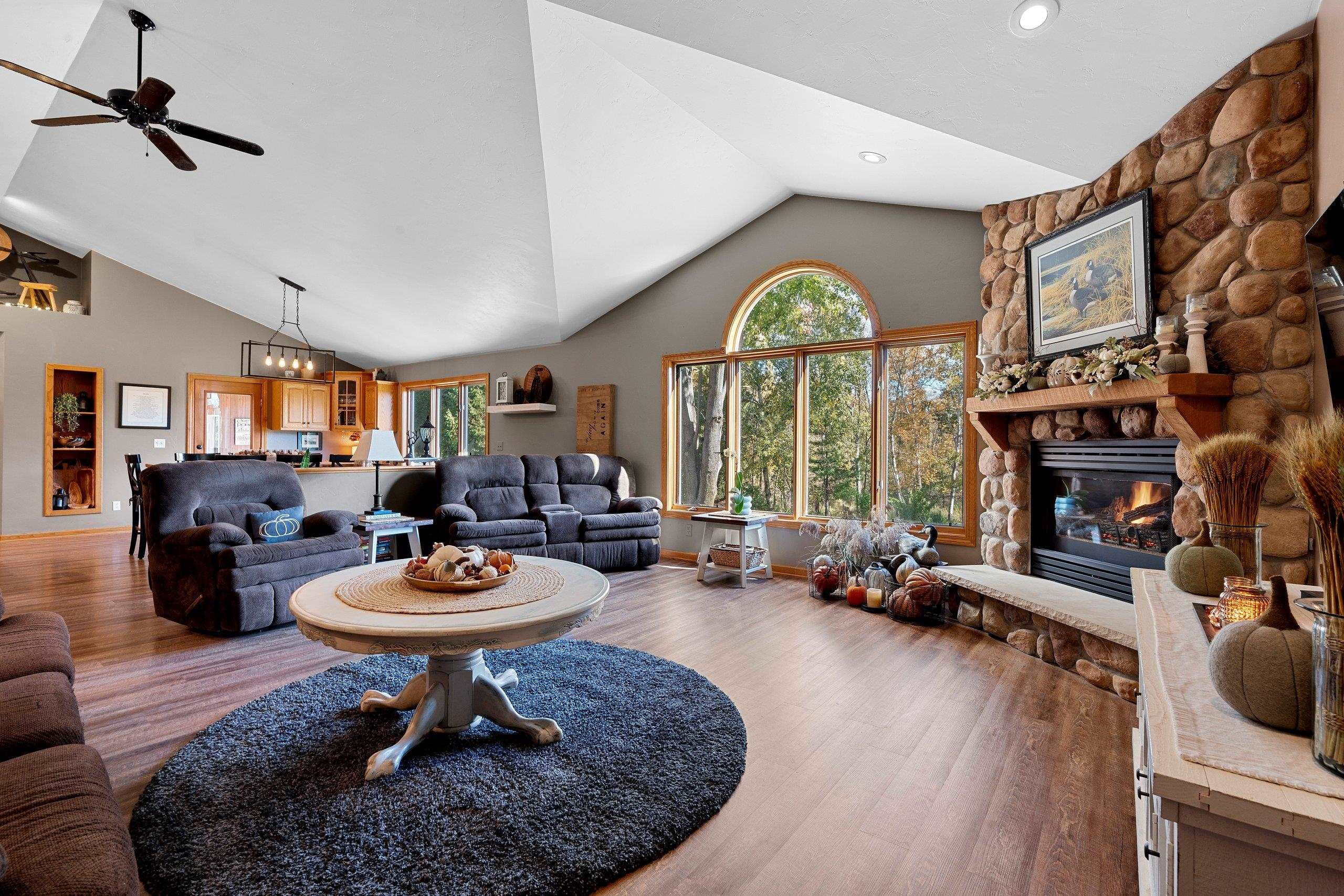 Green Bay, Wisconsin 54313, United States, 3 Bedrooms Bedrooms, ,3 BathroomsBathrooms,Residential,Active,231844