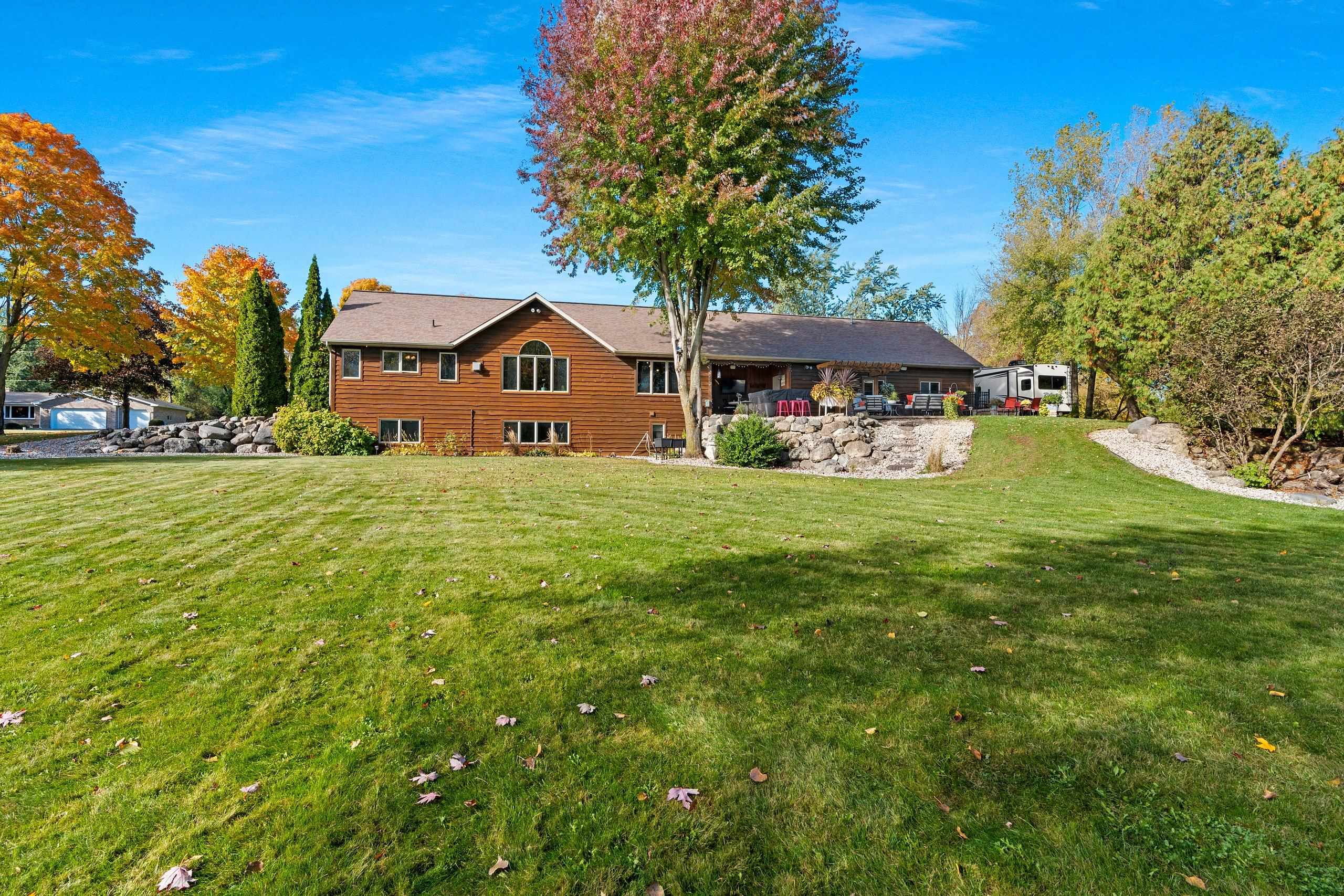 Green Bay, Wisconsin 54313, United States, 3 Bedrooms Bedrooms, ,3 BathroomsBathrooms,Residential,Active,231844